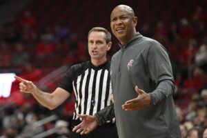 Louisville Cardinals: Pat Kelsey's Squad Makes Triumphant Return To AP Top 25 For First Time Since 2021 1 Kenny Payne, Louisville Cardinals