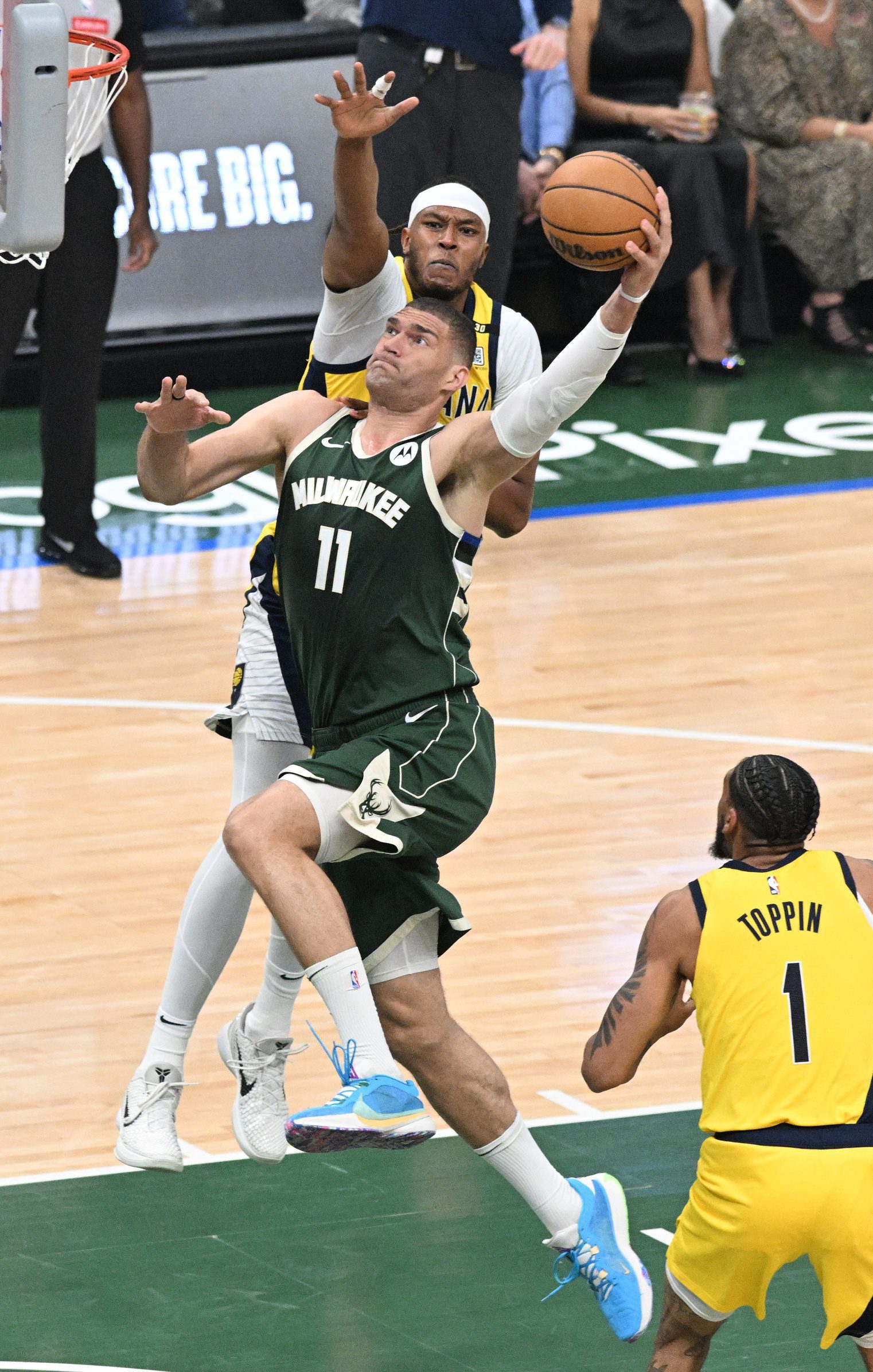 New York Knicks to Make Big Trade for Terrific Stretch Big in Latest 2024 Offseason Trade Rumor 3 Milwaukee Bucks, Brook Lopez