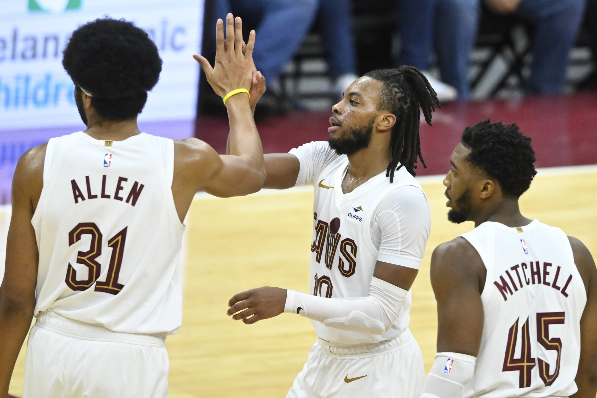 "That Backcourt is Too Small" - Cleveland Cavaliers Urged to Trade 2-Time NBA All-Star to Western Conference Team 2 Nov 26, 2023; Cleveland, Ohio, USA; Cleveland Cavaliers center Jarrett Allen (31), guard Darius Garland (10), and guard Donovan Mitchell (45) celebrate in the fourth quarter against the Toronto Raptors at Rocket Mortgage FieldHouse. Mandatory Credit: David Richard-USA TODAY Sports