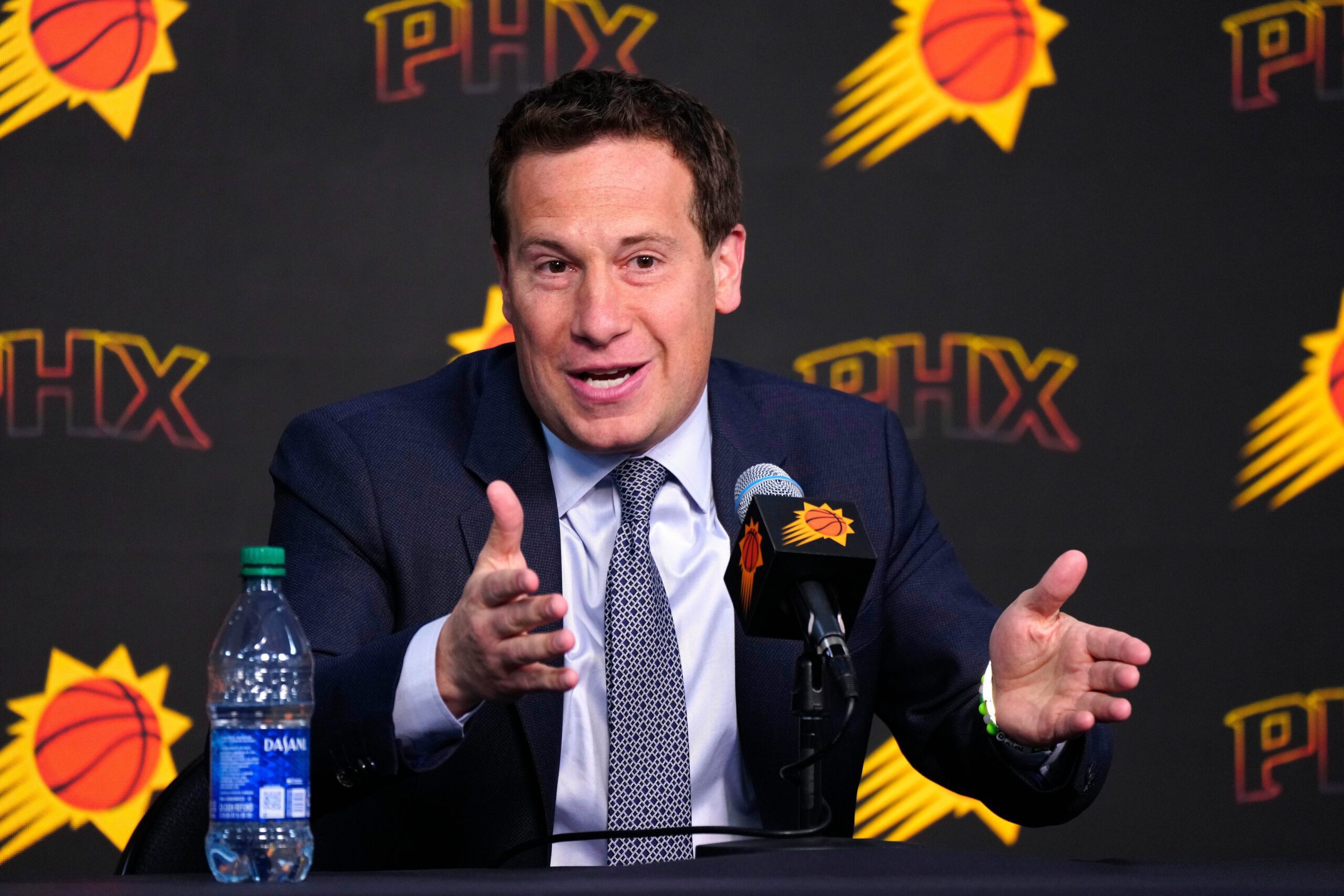 "Path Back to Relevancy is Unclear" - Phoenix Suns Predicted to Have a Disappointing Future Following Failed Big 3 1 Phoenix Suns, Mat Ishbia, Frank Vogel, Phoenix Suns news, Phoenix Suns rumors