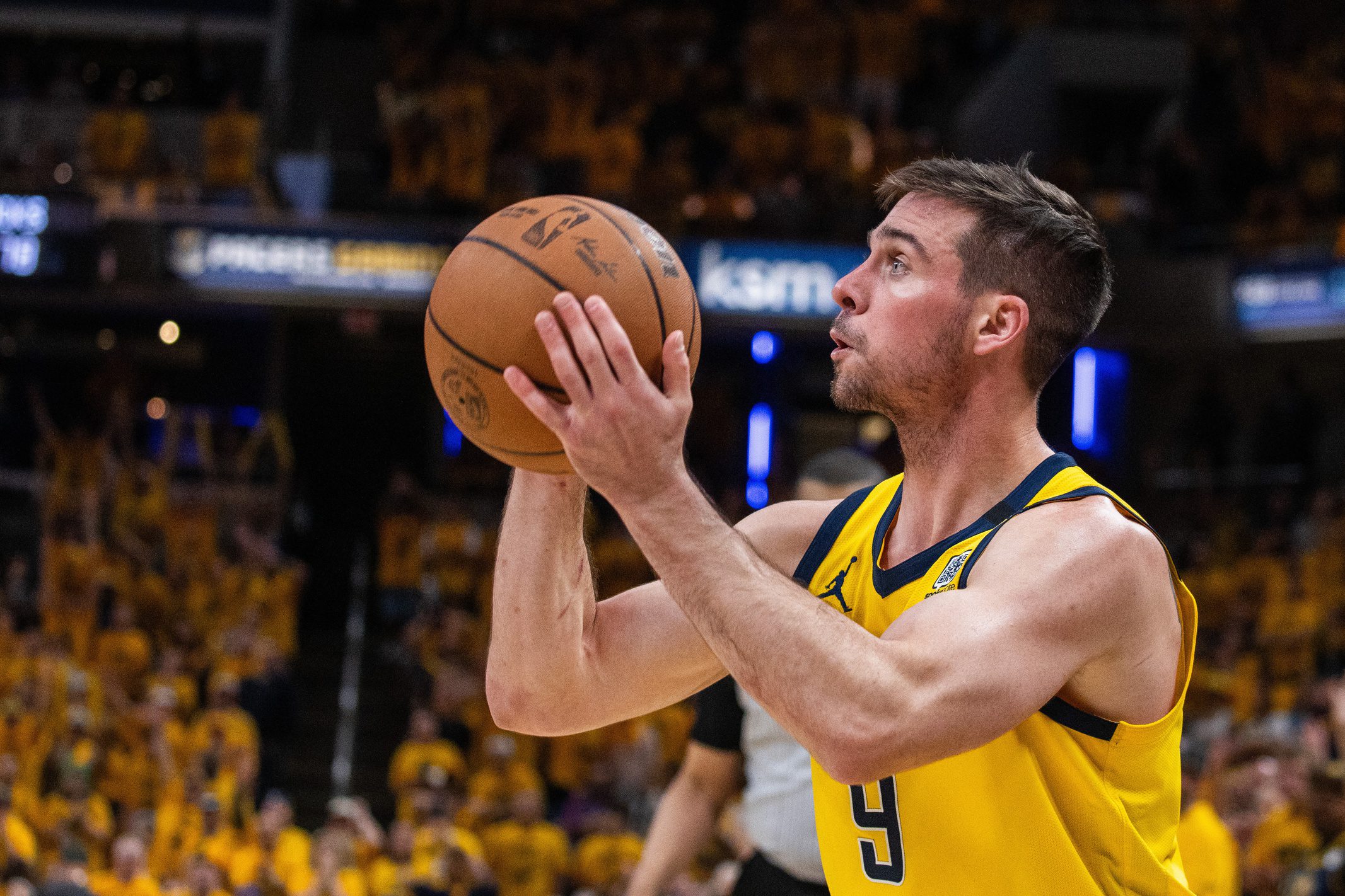 "He Pushed Me in So Many Different Ways" - Indiana Pacers' Tyrese Haliburton Credits Veteran Backup for Improving His Game 2 Indiana Pacers, TJ McConnell, Indiana Pacers news, TJ McConnell news, Damian Lillard, Damian Lillard news, NBA Playoffs