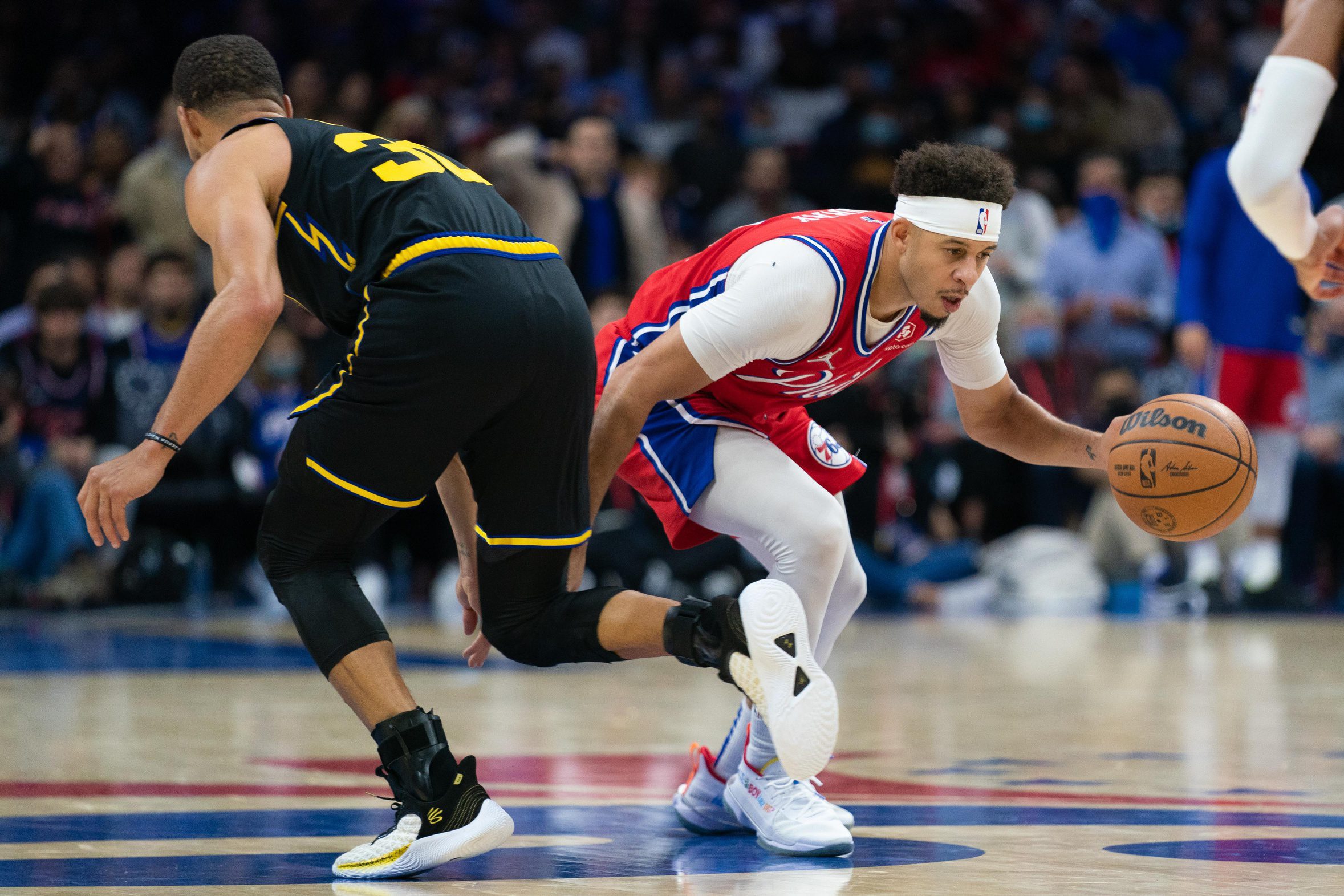 "LeBron Would Never Get His Brother A Job": NBA Fans Poke Fun At Steph Curry As Warriors Sign Brother Seth Curry 2 Golden State Warriors, Stephen Curry, Seth Curry