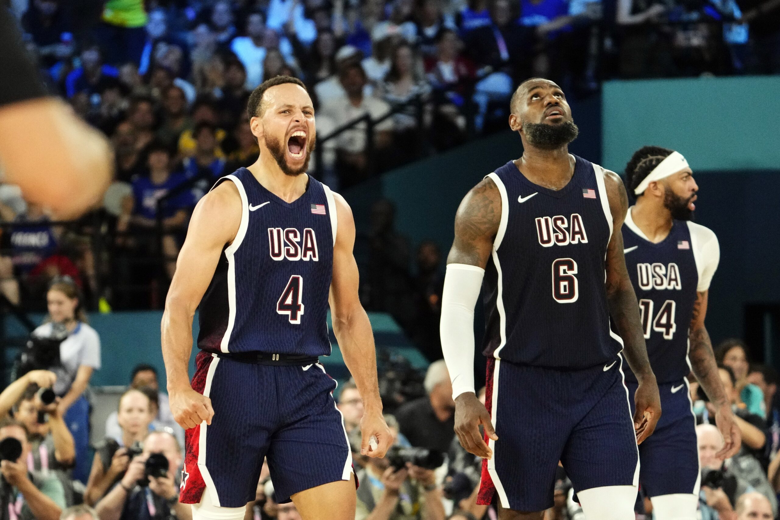 “LeBron James Will Get to Play a Natural Position” - Golden State Warriors Pitched to Make Trade With Lakers 3 LeBron James, Stephen Curry
