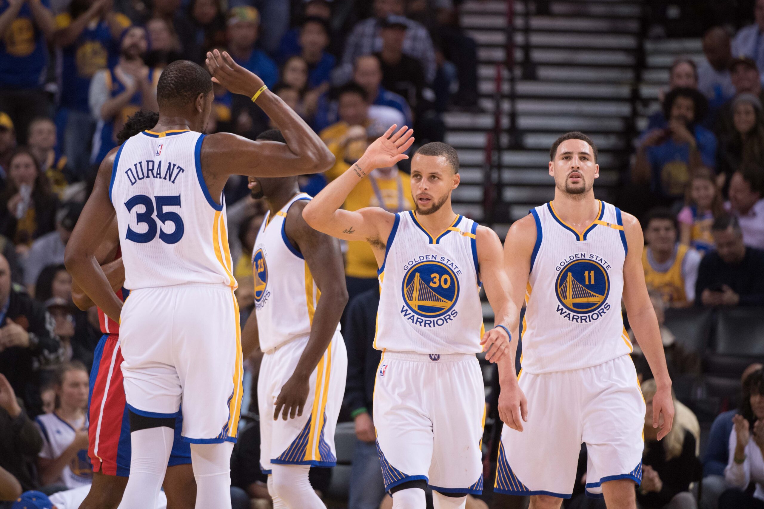 Dallas Mavericks' Klay Thompson with former teammates