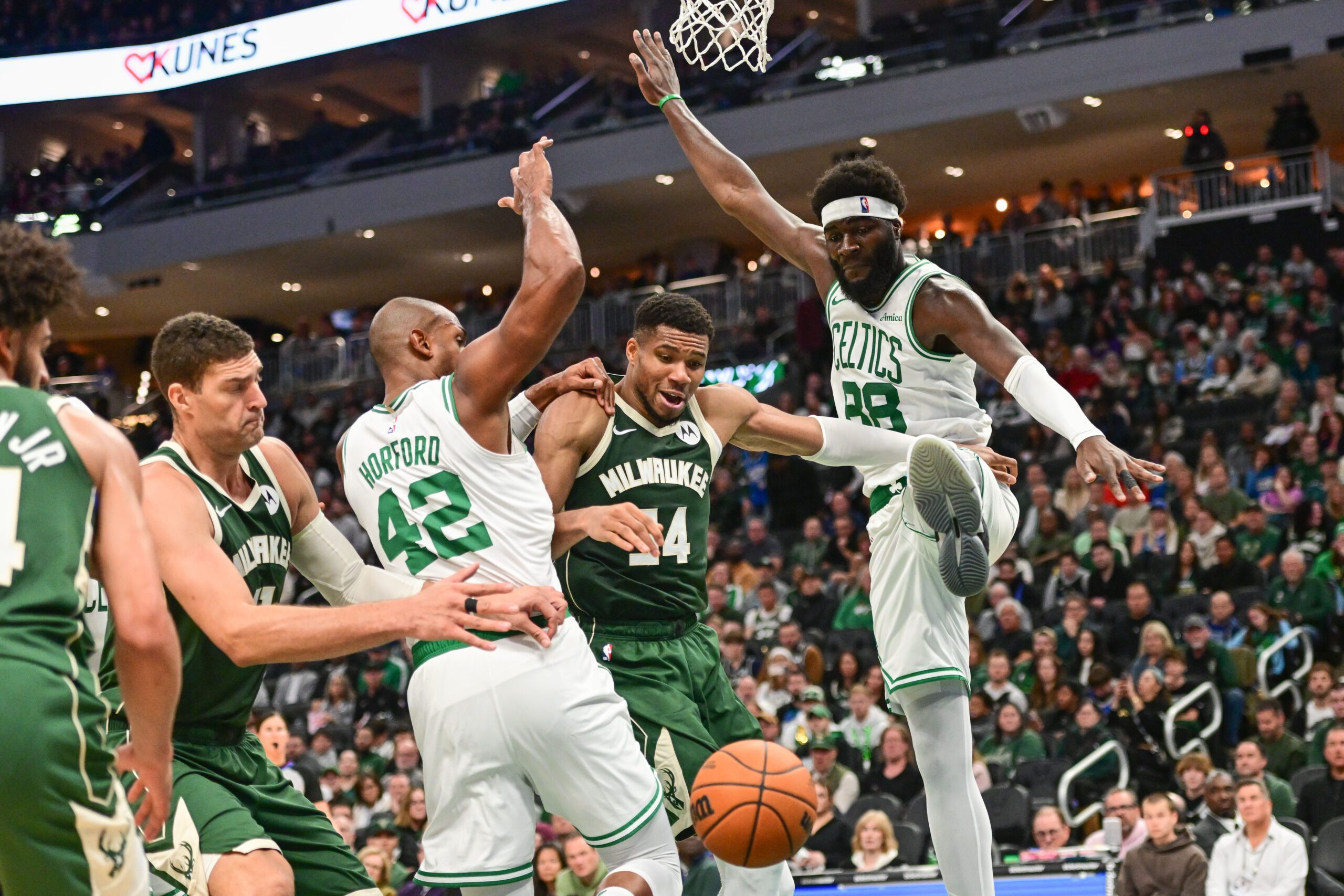 "Been Dealing With This Stuff Since a Couple Years Ago" - Boston Celtics Potential Starting Center Shares Huge Injury Update 2 Giannis Antetokounmpo, Milwaukee Bucks, Boston Celtics
