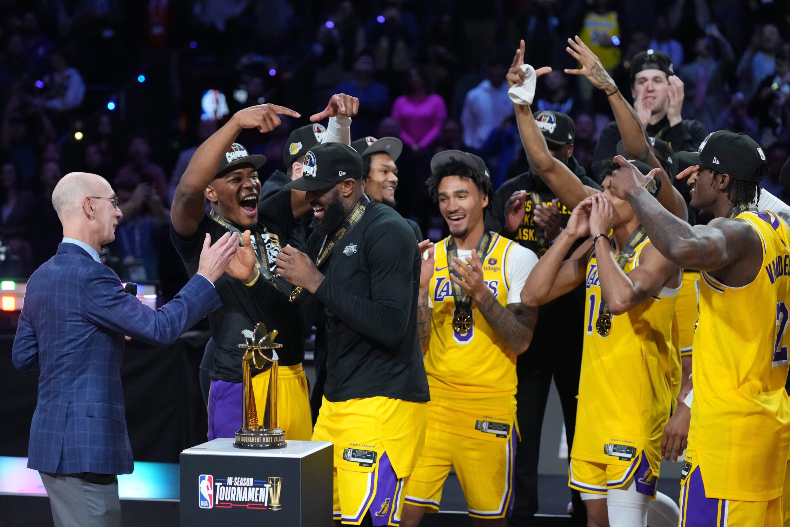 "Women Cannot Coach Men": NBA Fans Disagree With Stephen A. Smith's Suggestion For Becky Hammon To Coach In A Men's League 4 LA Lakers, NBA