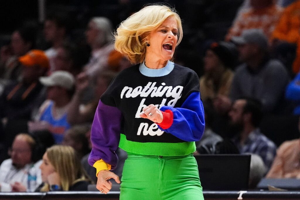 Fans Are Loving Kim Mulkey, LSU’s Latest Dance Trend Video LSU Tigers, Kim Mulkey