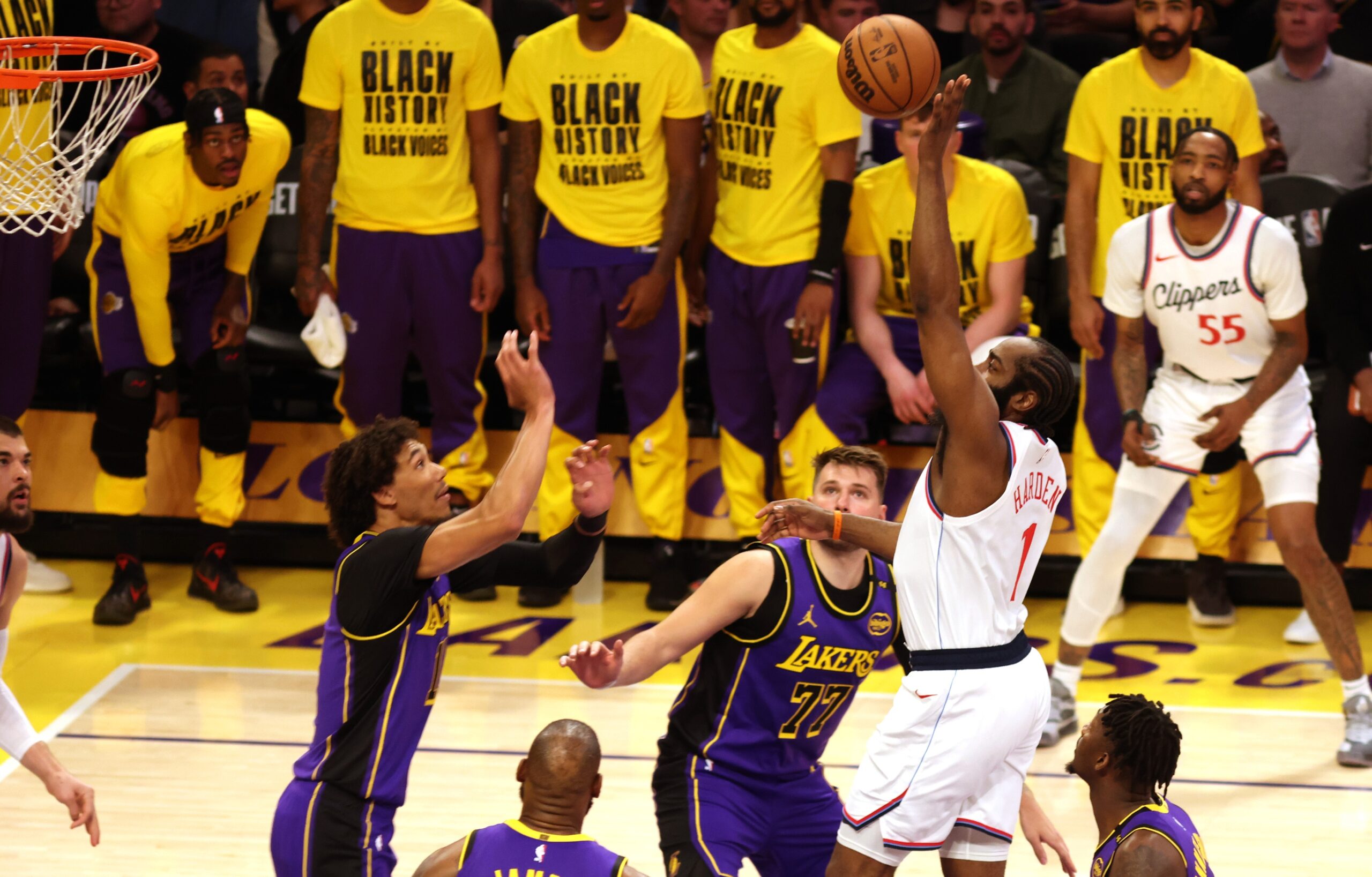 “In Practice We’re More Physical” - Luka Doncic Details Lakers’ Biggest Problem Ahead of Opening Night Against Warriors 2 USATSI 25544297 168400517 lowres scaled