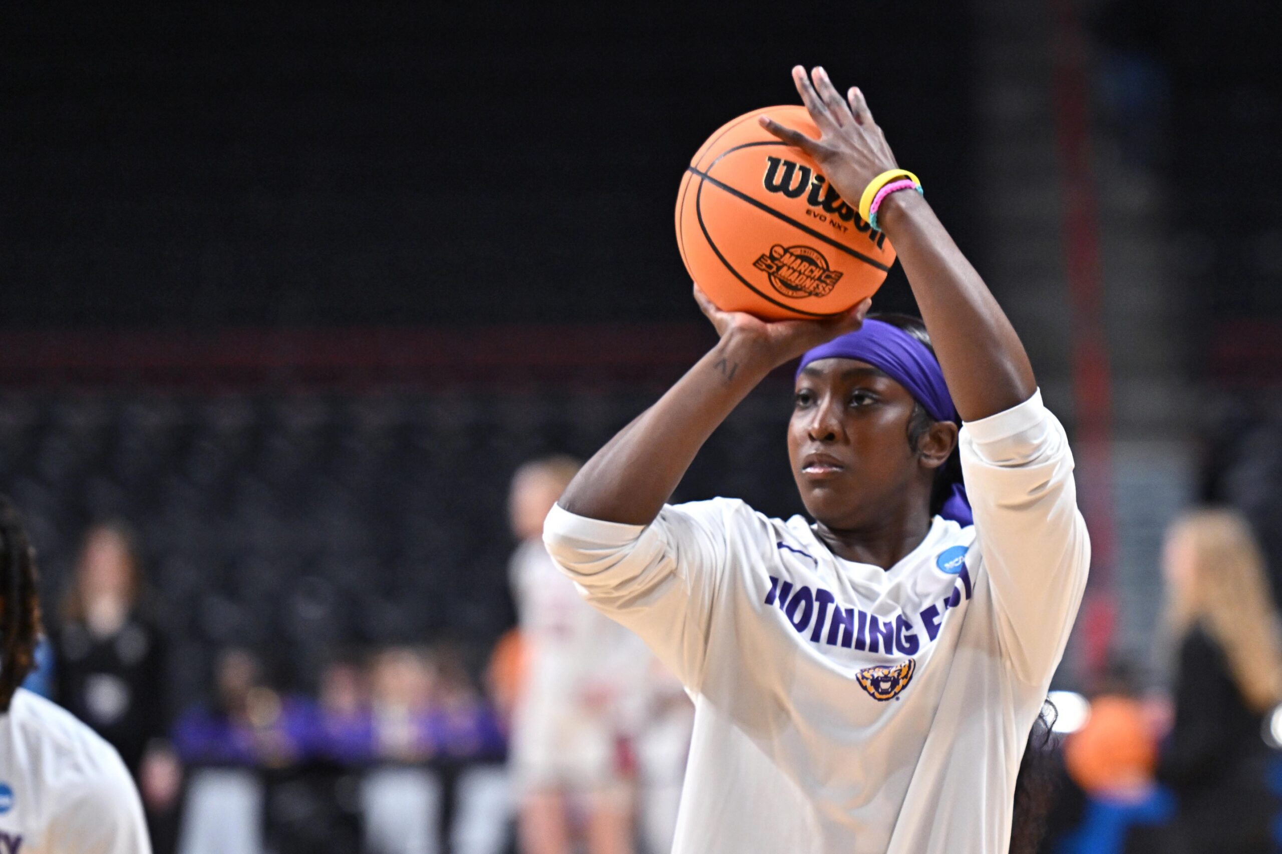 "I'm Not Dropping The Flag": Flau’jae Johnson Shares Unforgettable Daytona NASCAR Experience 2 LSU Lady Tigers guard Flau'Jae Johnson