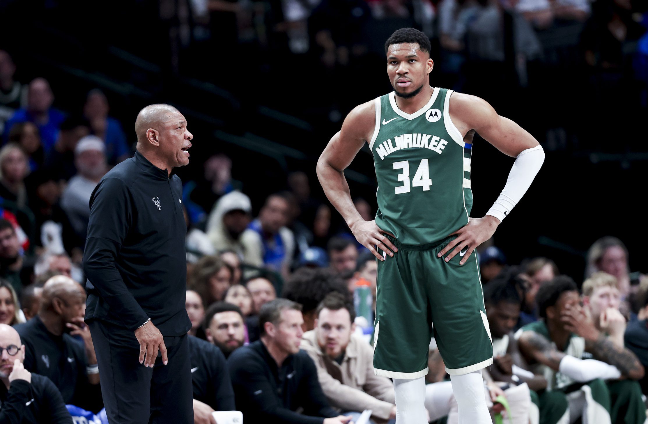 "Trump Never Blew A 3-1 Lead": NBA Fans Mock Doc Rivers Saying Donald Trump Won't Invite Blue Jays If They Won World Series Vs Dodgers To Toronto Media 2 Milwaukee Bucks head coach Doc Rivers speaks to Milwaukee Bucks forward Giannis Antetokounmpo (34) during the second half against the Dallas Mavericks at American Airlines Center.