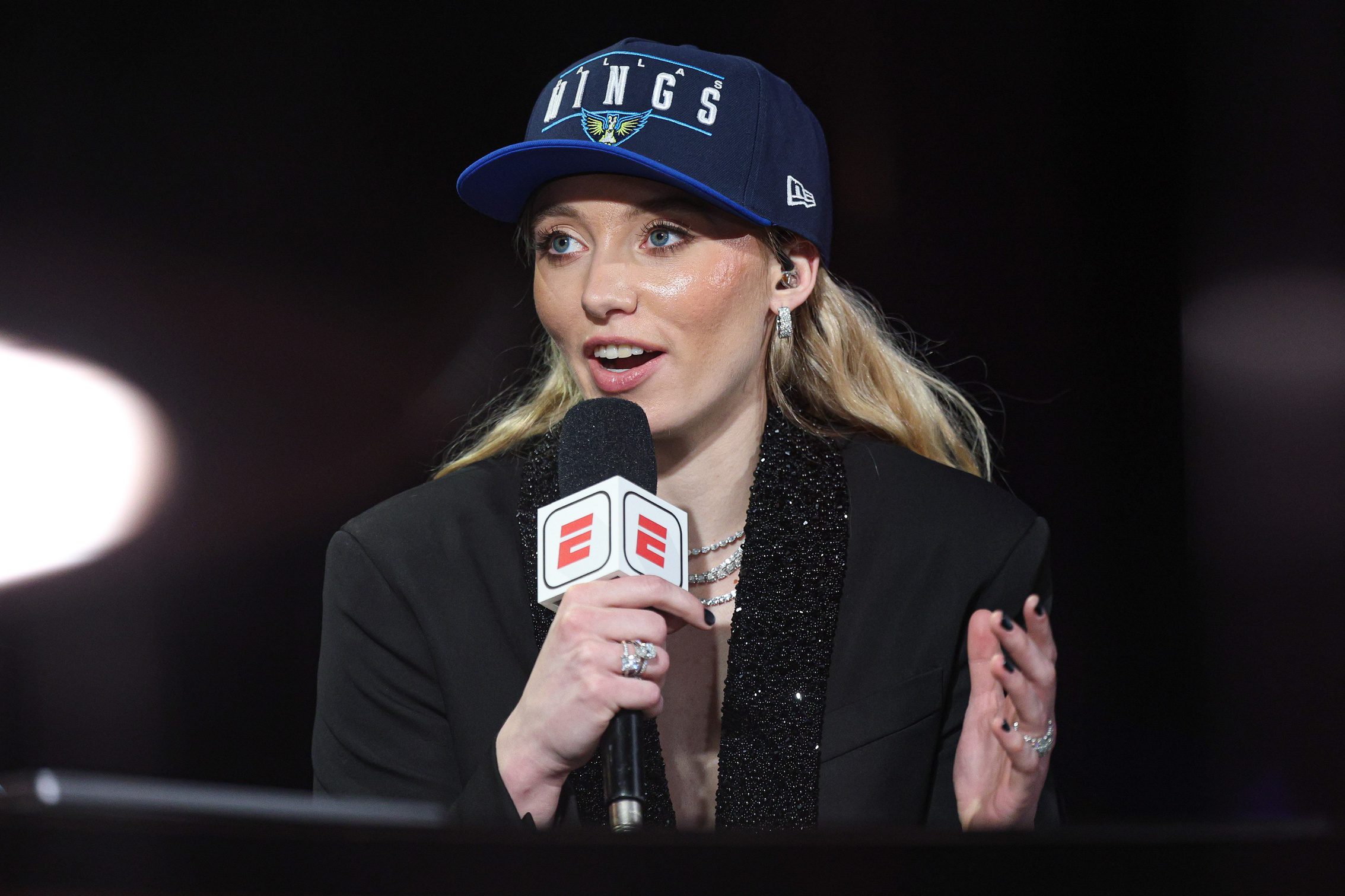 "I Don't See Myself As A Celebrity": Paige Bueckers Humbles Herself After Pre-Season Debut 3 Paige Bueckers
