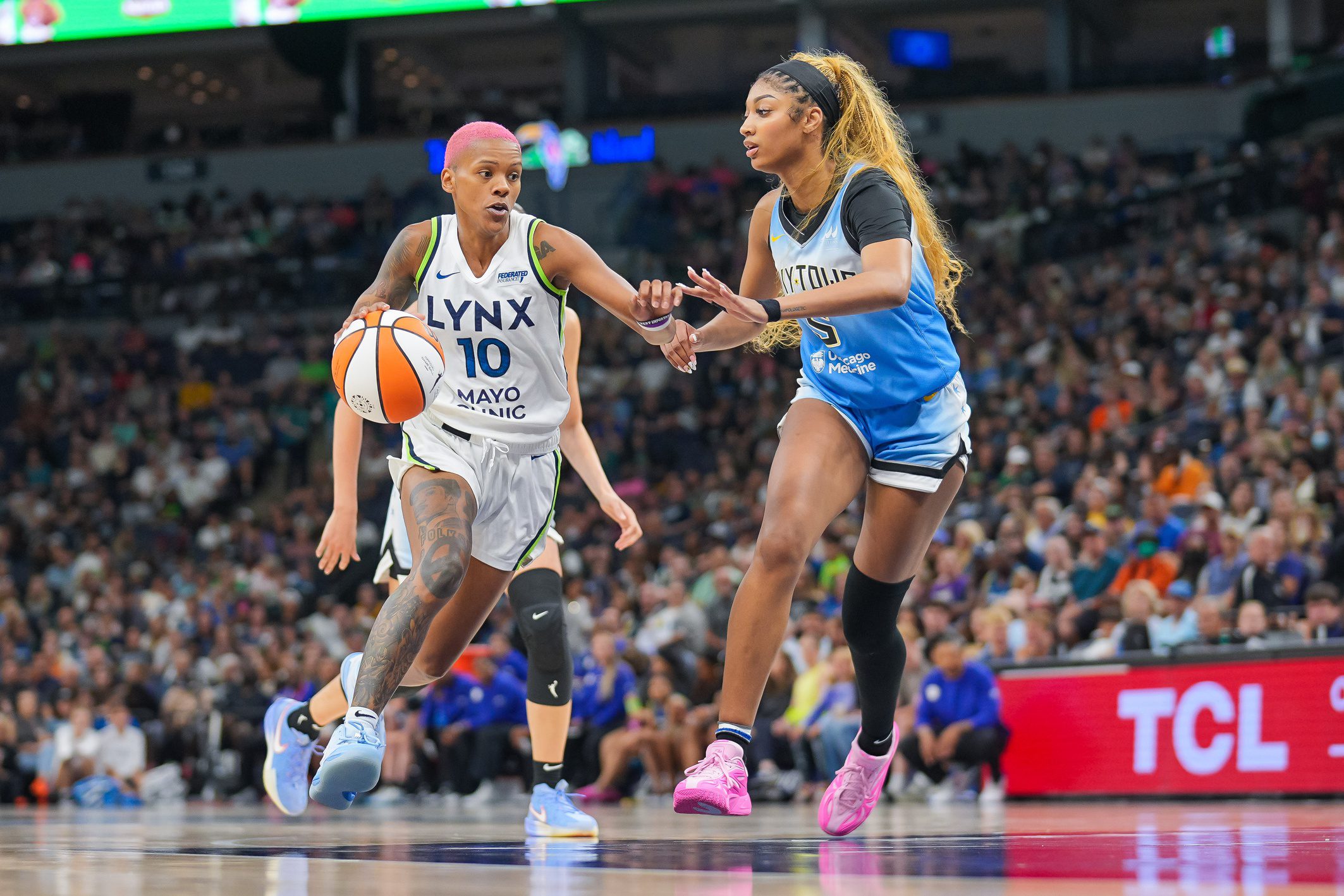"'I Understand Mr. Security Guard": Angel Reese Speaks Out While Security Guard Stares Down Davonta Smith's Fiancée Mya Danielle In Bold Runway Look 3 USATSI 26687972 168400517 lowres
