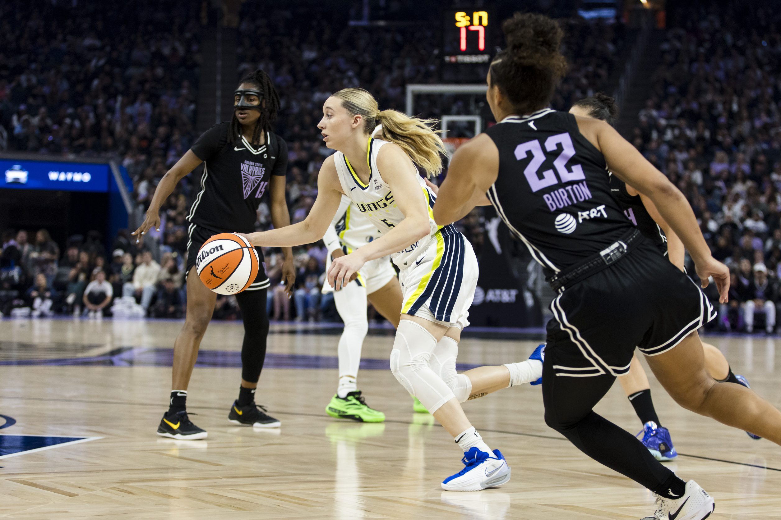 "Libra Gang": Paige Bueckers Enjoys Heartfelt Birthday Surprise As Angel Reese And WNBA Stars Send Love Her Way 3 USATSI 26712192 168400517 lowres