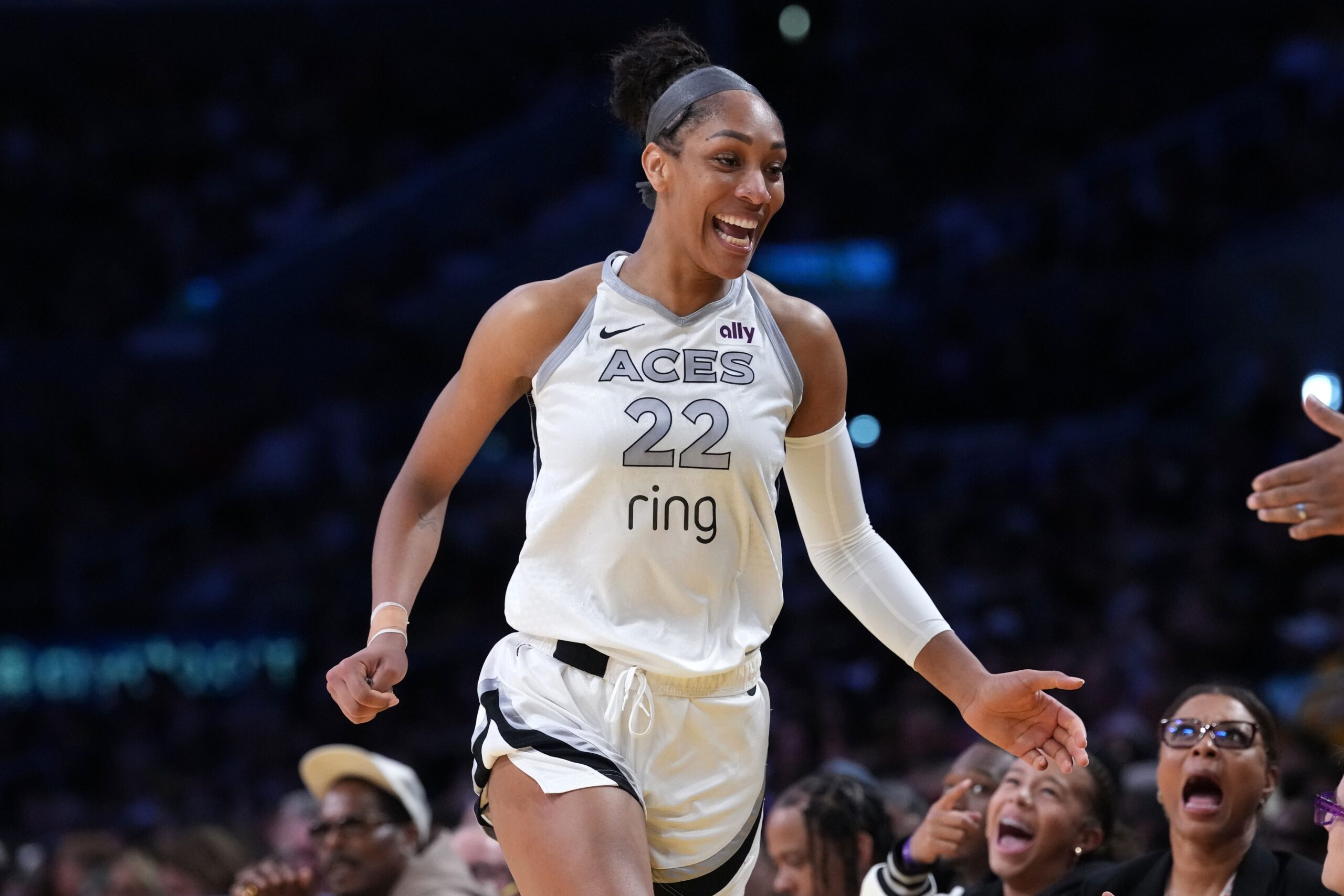 "Napheesa Missed Some Time": A’ja Wilson’s Major Advantage Over Napheesa Collier Revealed By Stephanie White Amid Intense MVP Race 2 A'ja Wilson