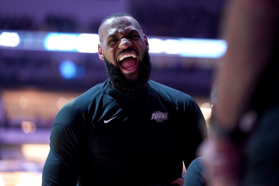 “Ozempic Charles Barkley”: NBA Fans Draw Hilarious Takes On Identity Of Who LeBron James Is Talking To About His ‘Second Decision’ Lebron James, Los Angeles Lakers