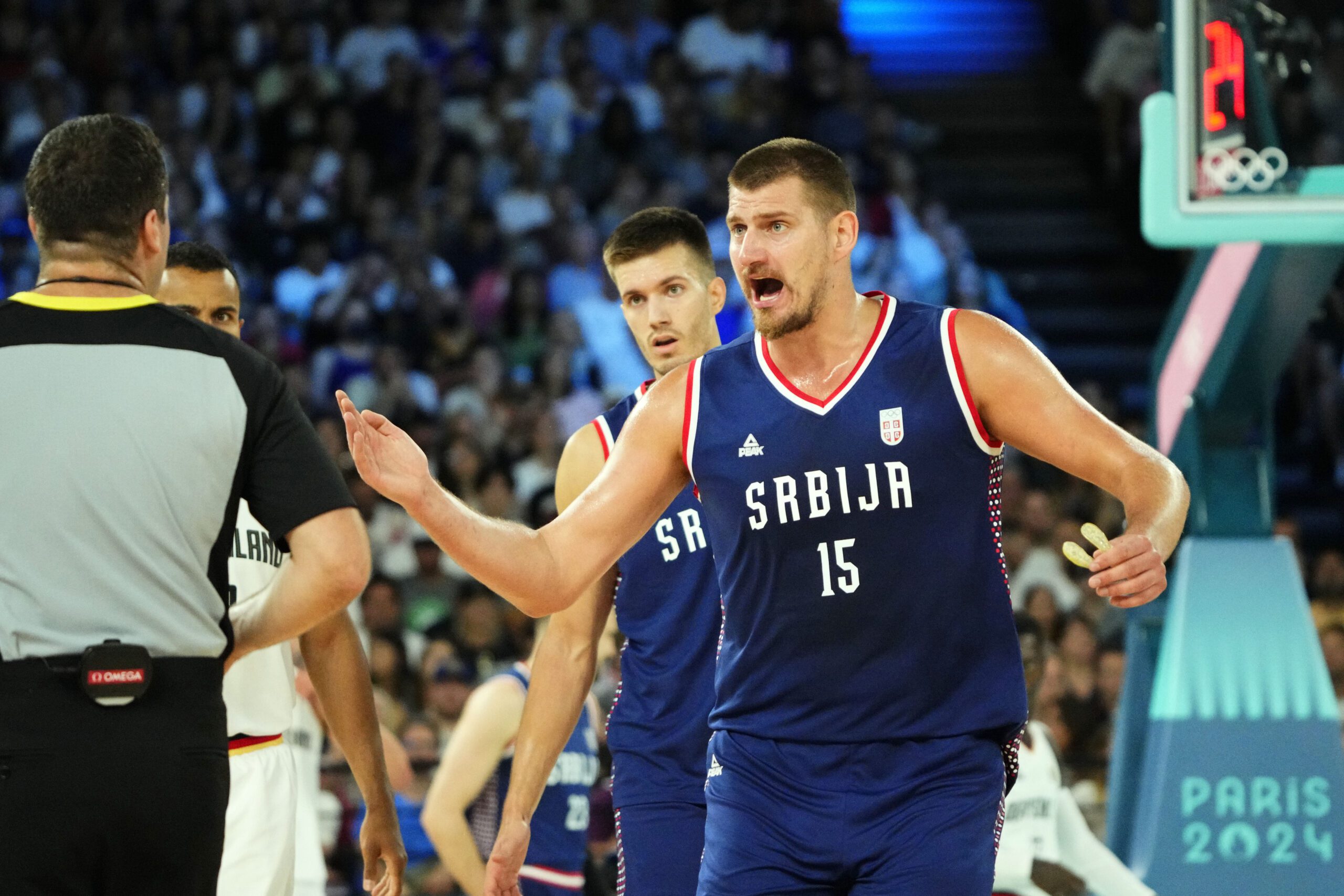 “Shaquille O'Neal’s Going to Dunk Every Single Time” - Former Nuggets Forward Says Nikola Jokic Couldn’t Beat Lakers Legend 1-on-1 3 Nikola Jokic