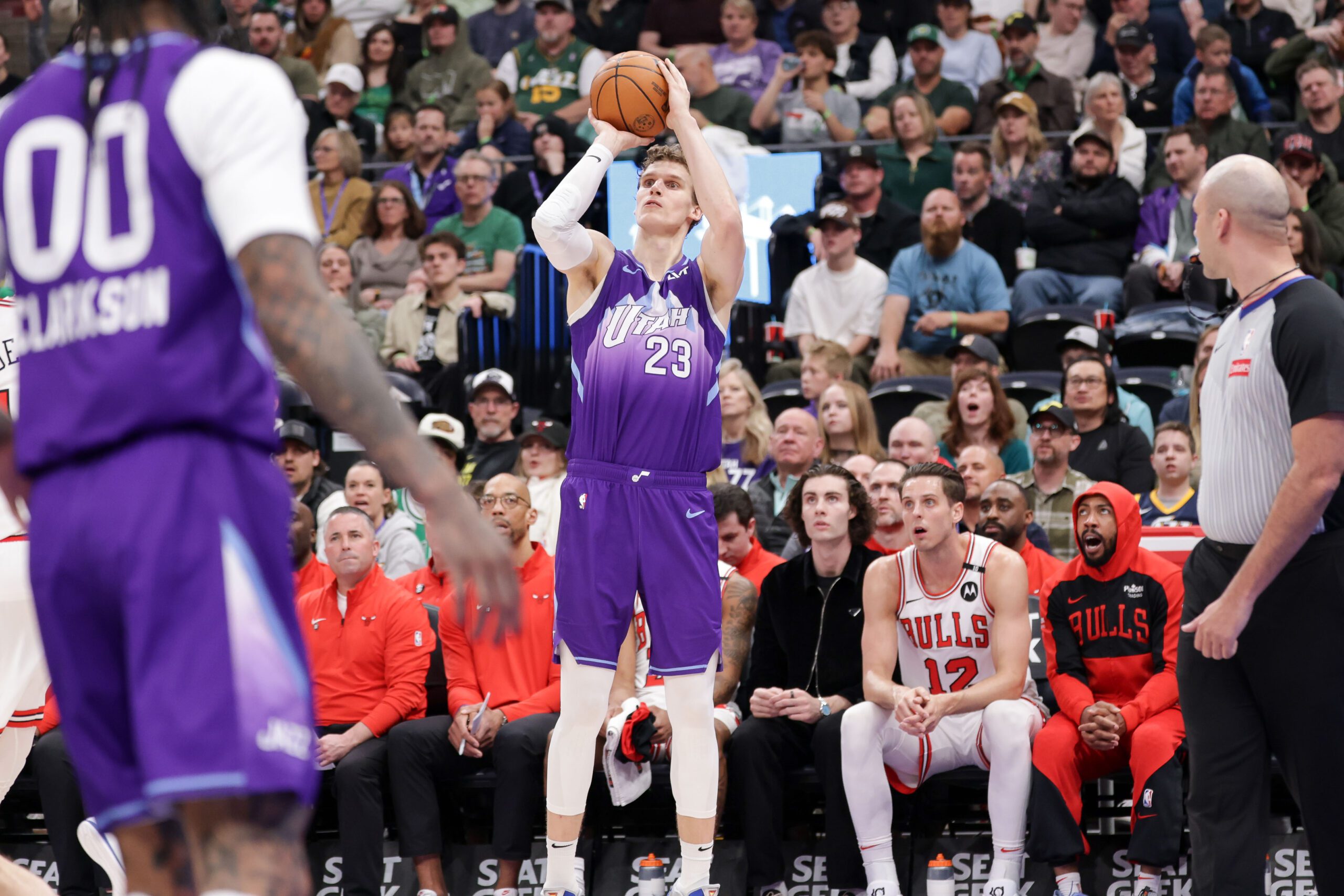 "Hopefully, It's Not the Last" - Utah Jazz Star Hits Rare Scoring Feat Not Seen Since 1998 Karl Malone in Win Vs. Phoenix Suns 2 Utah Jazz