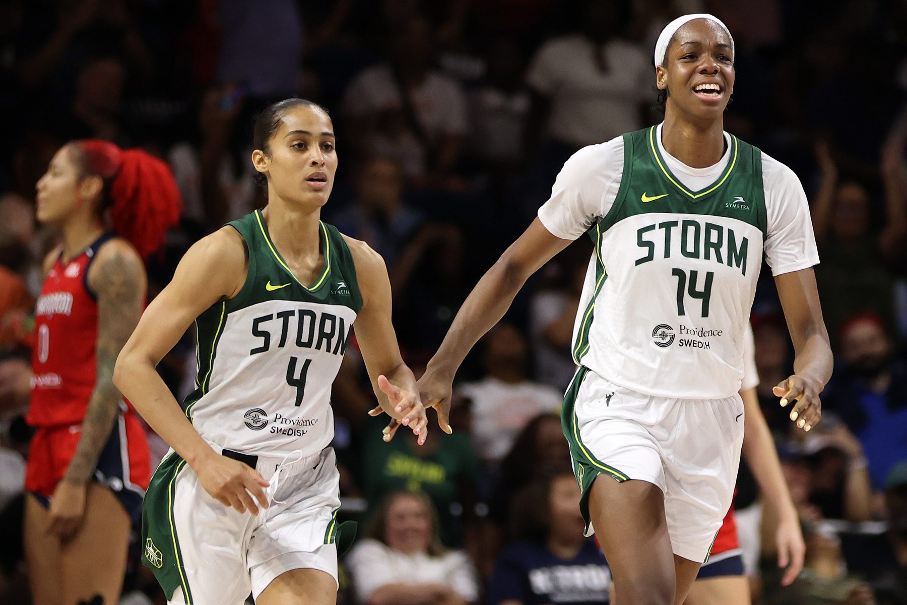 LOOK: Skylar Diggins’ Wild Fashion Choice Explodes Online As Storm Lock In WNBA Playoffs 2 USATSI 26920183 168400517 lowres 1