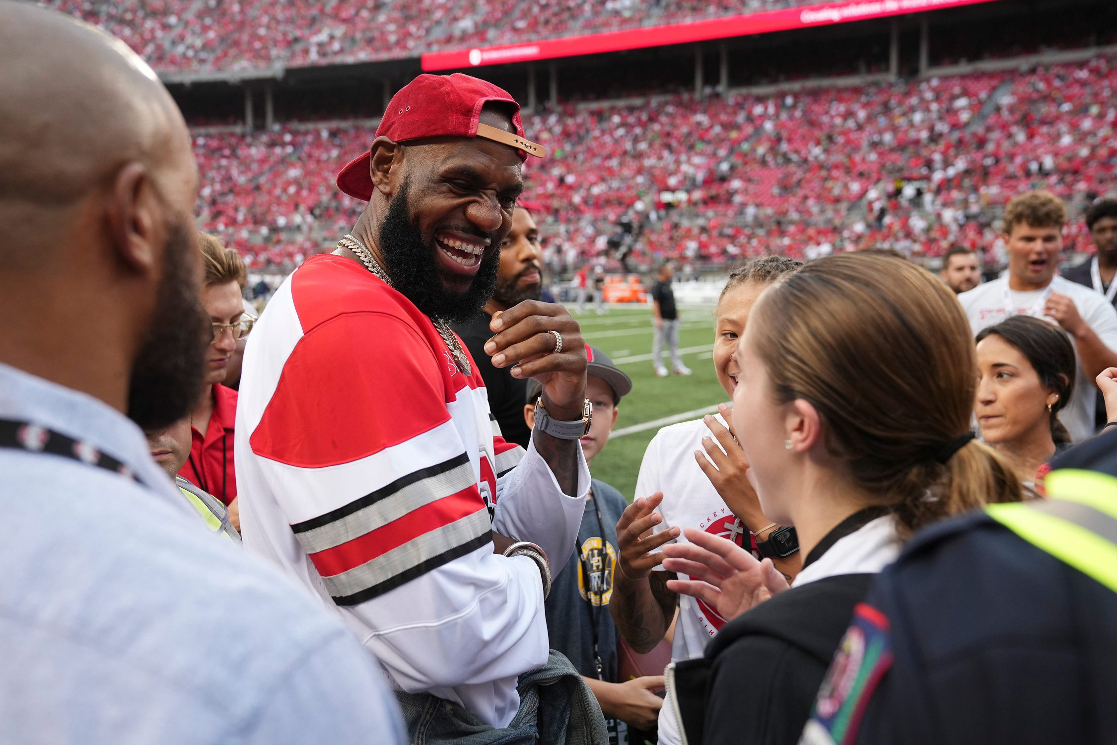 "He's Doing His Thing, I'm Doing Mine": LeBron James Clears Air On Drake Relationship Amid Longstanding Beef Rumors 1 USATSI 26922616 168400517 lowres
