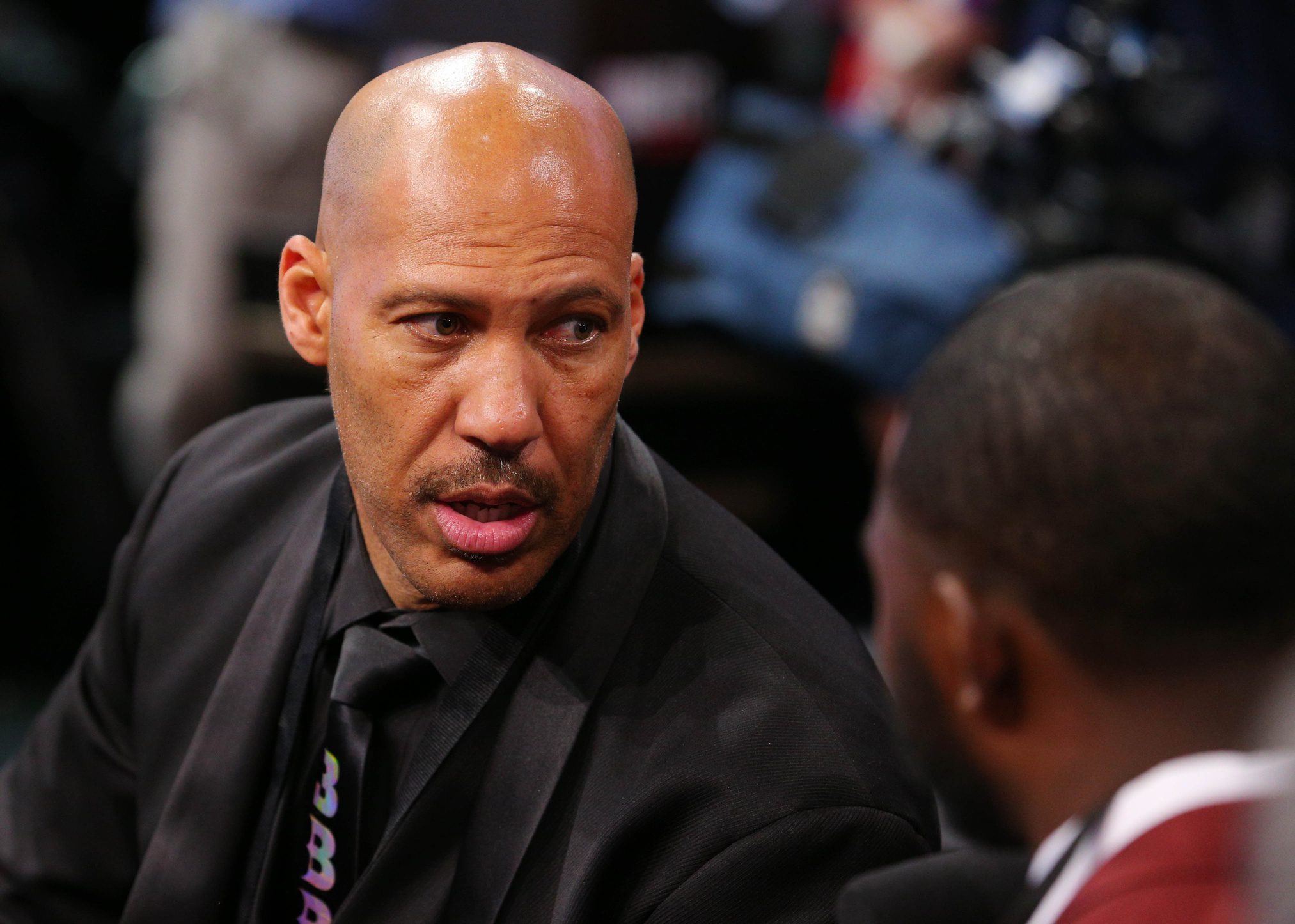 "Warning, My Shoes Led To My Amputation": NBA Fans Mock LaVar Ball Handing Lonzo Ball New 'Big Baller Brand' Shoes Before Home Opener 2 LaVar Ball