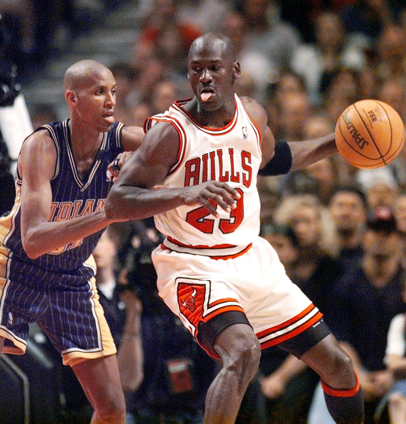 "LeBron Fans SICK That Evidence Exists": NBA Fans Troll LeBron James After Michael Jordan Free Throw Story Video Goes Viral 2 USATSI 14246218