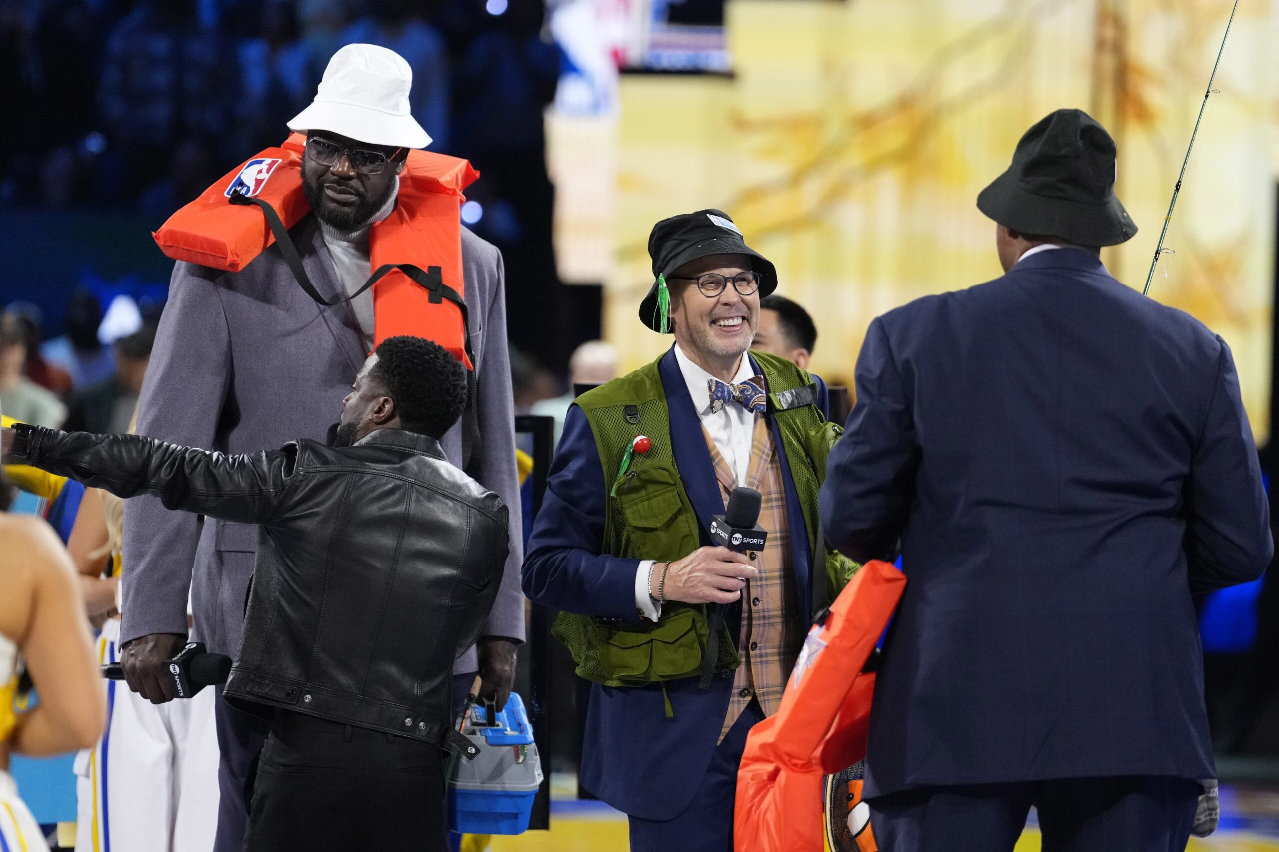 "4 Black People Sponsored By Popeyes": NBA Fans Drop Racial Jokes With Popeye's Sponsoring 'Inside The NBA' With Shaq & Barkley 3 USATSI 25504644 168400517 lowres scaled
