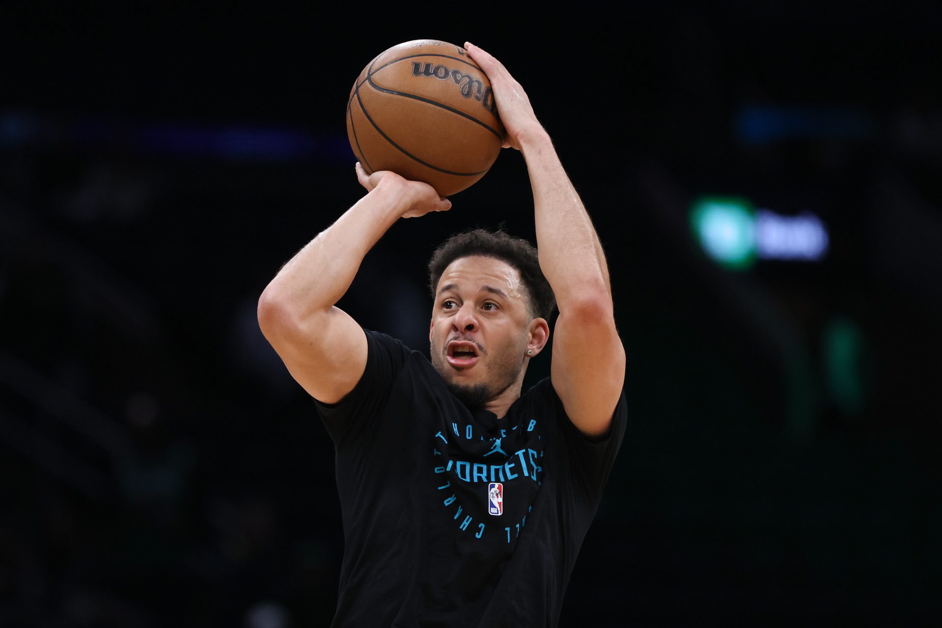 "Steph The Fakest Brother Ever": NBA Fans Go Crazy As Seth Curry Gets Waived By Warriors 1 Seth Curry. NBA Fans