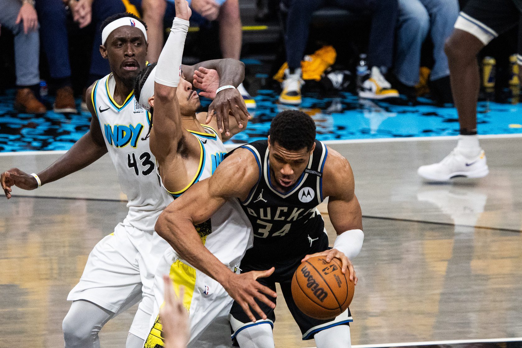 "This Is When You Know She's Cheating": NBA Fans Have Mixed Views On Giannis Antetokounmpo Responding To Knicks Trade Rumors 2 USATSI 26047990 168400517 lowres