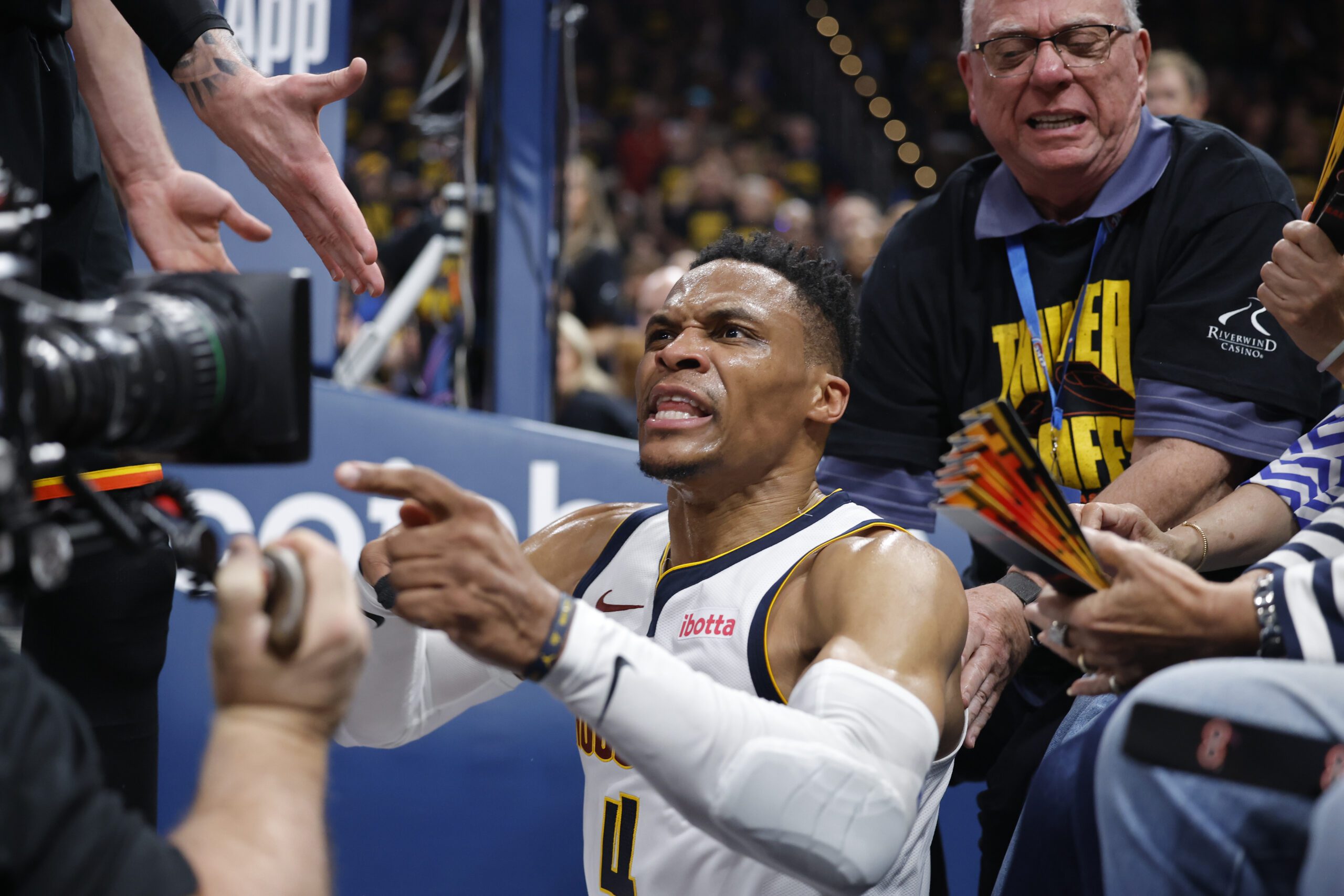 "Light The Bricks": NBA Fans Mock Russell Westbrook's 'Light The Beam' Post After Signing With Sacramento 1 USATSI 26118945 scaled