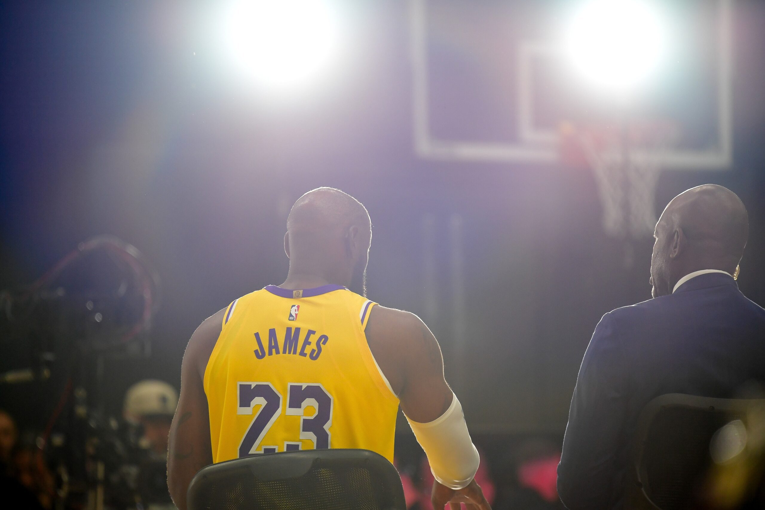 "He Talking About Ayesha Curry": NBA Fans Feast On LeBron James' Saying The B-Word In An Interview 3 USATSI 27204120 168400517 lowres scaled