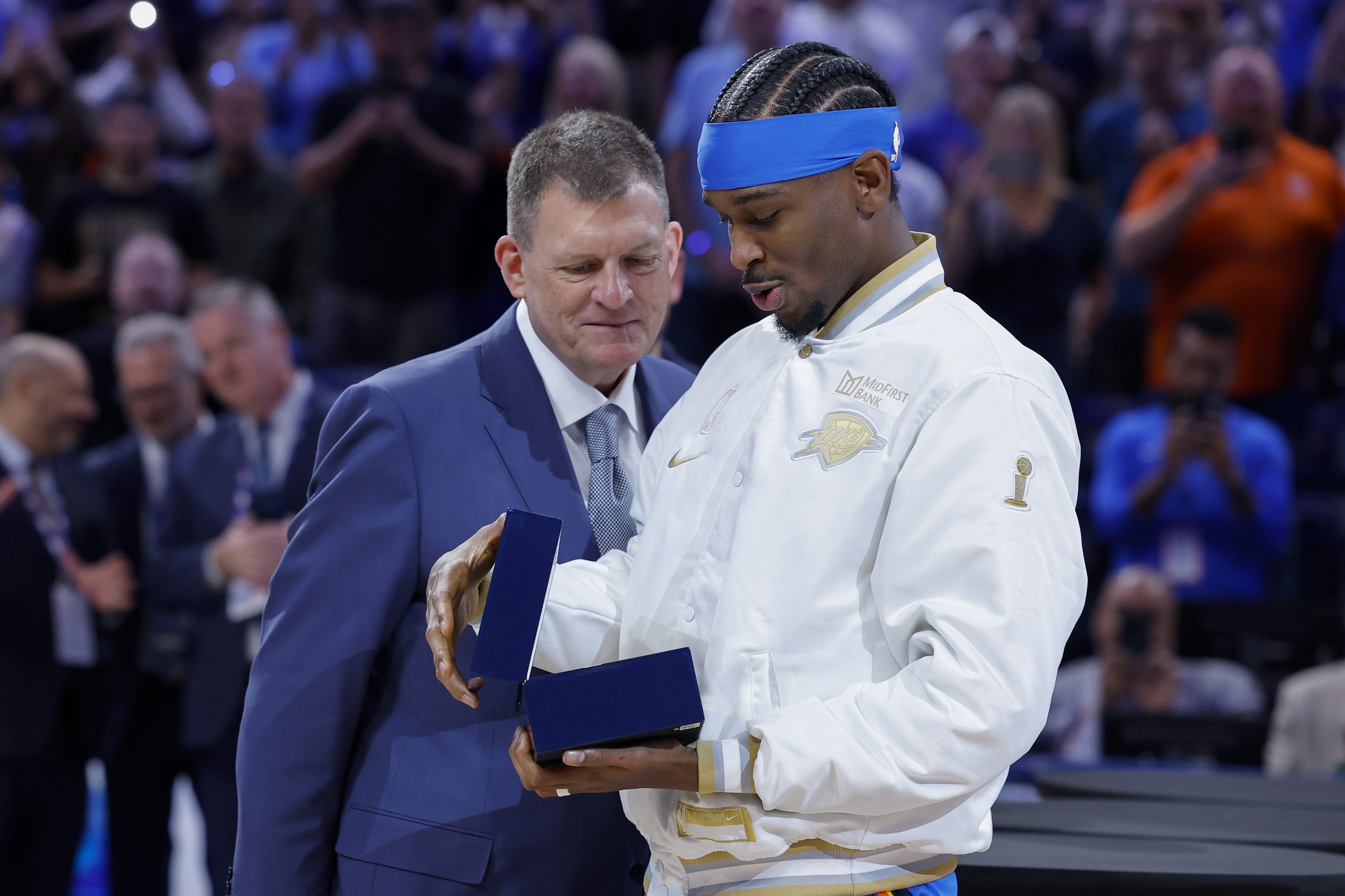 "Cheating. Already On His Hot Spot": NBA Fans Roast Shai Gilgeous-Alexander Getting His Championship Ring At The Free Throw Line 3 USATSI 27383650 168400517 lowres