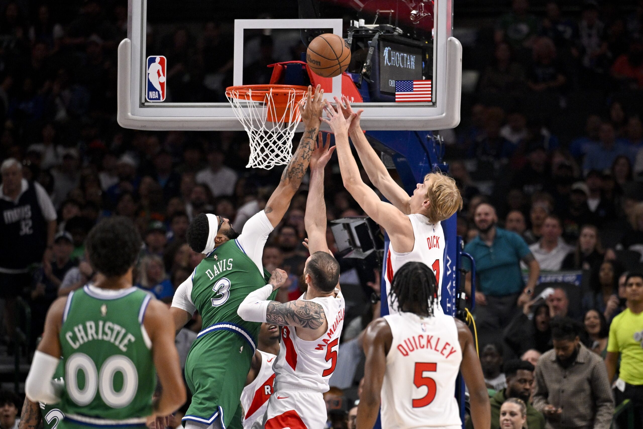 "Alll Ball": NBA Fans Drop Double Meaning Comments After Gradey Dick Fouls D'Angelo Russell In The Groin Area 2 NBA Fans