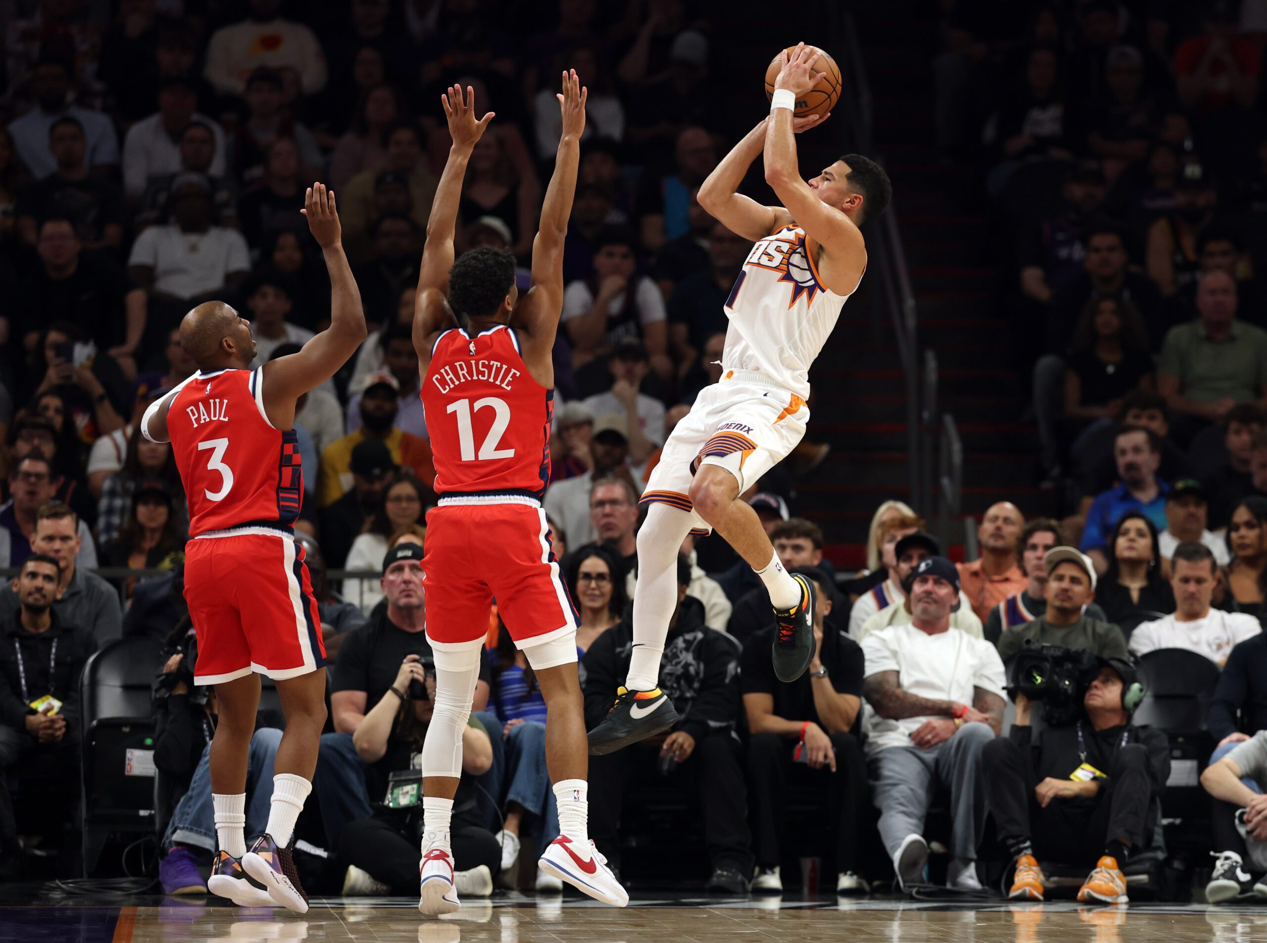 "Lob City Had A Reunion And Didn't Invite The Clippers Organization": NBA Fans React Wildly As Chris Paul Facetime Blake Griffin, DeAndre Jordan After Clippers Release 3 Devin Booker
