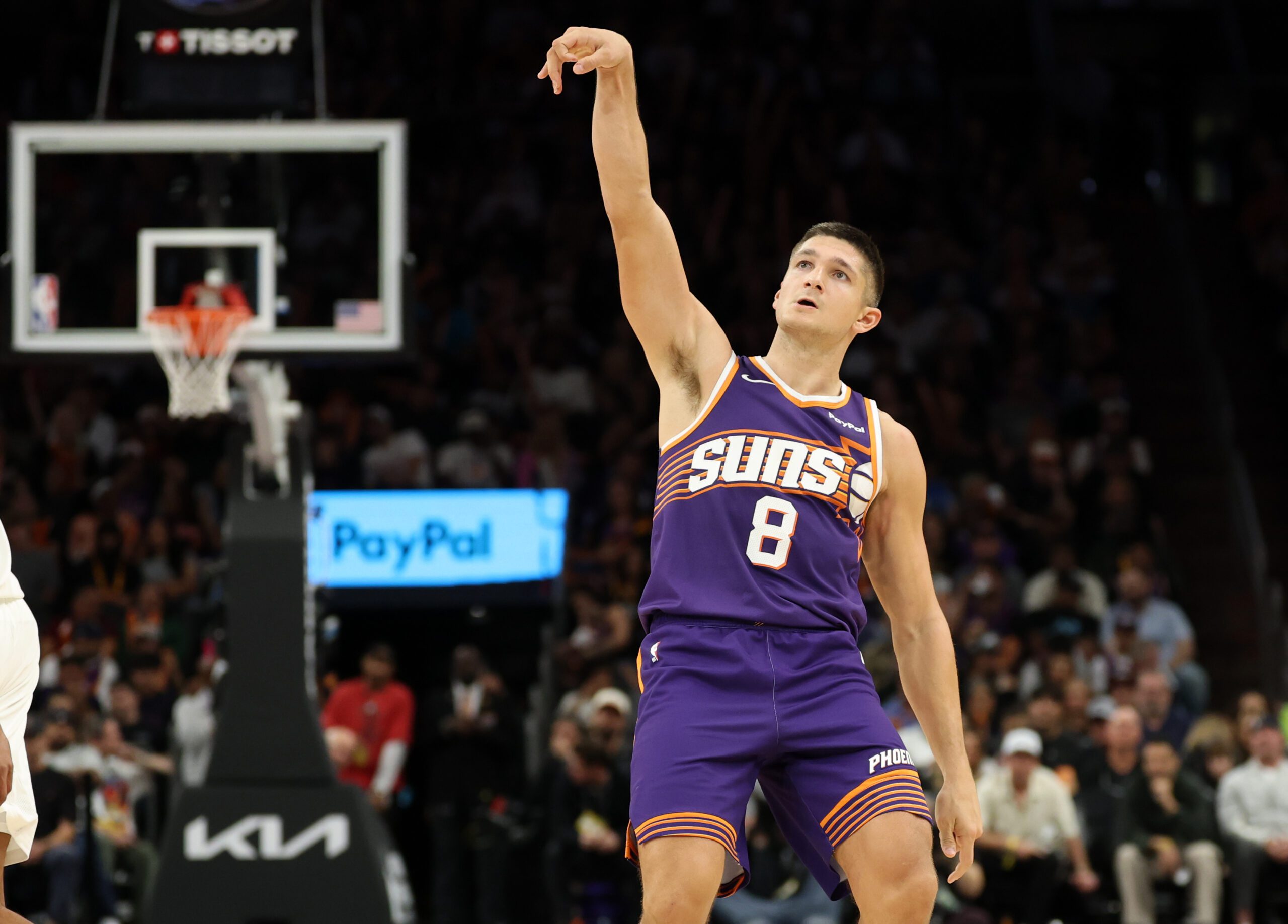 Former Suns Player Erupts Over Heat Guard’s Dangerous Dive Into Grayson Allen: “I’d Slap Him” 1 Suns guard