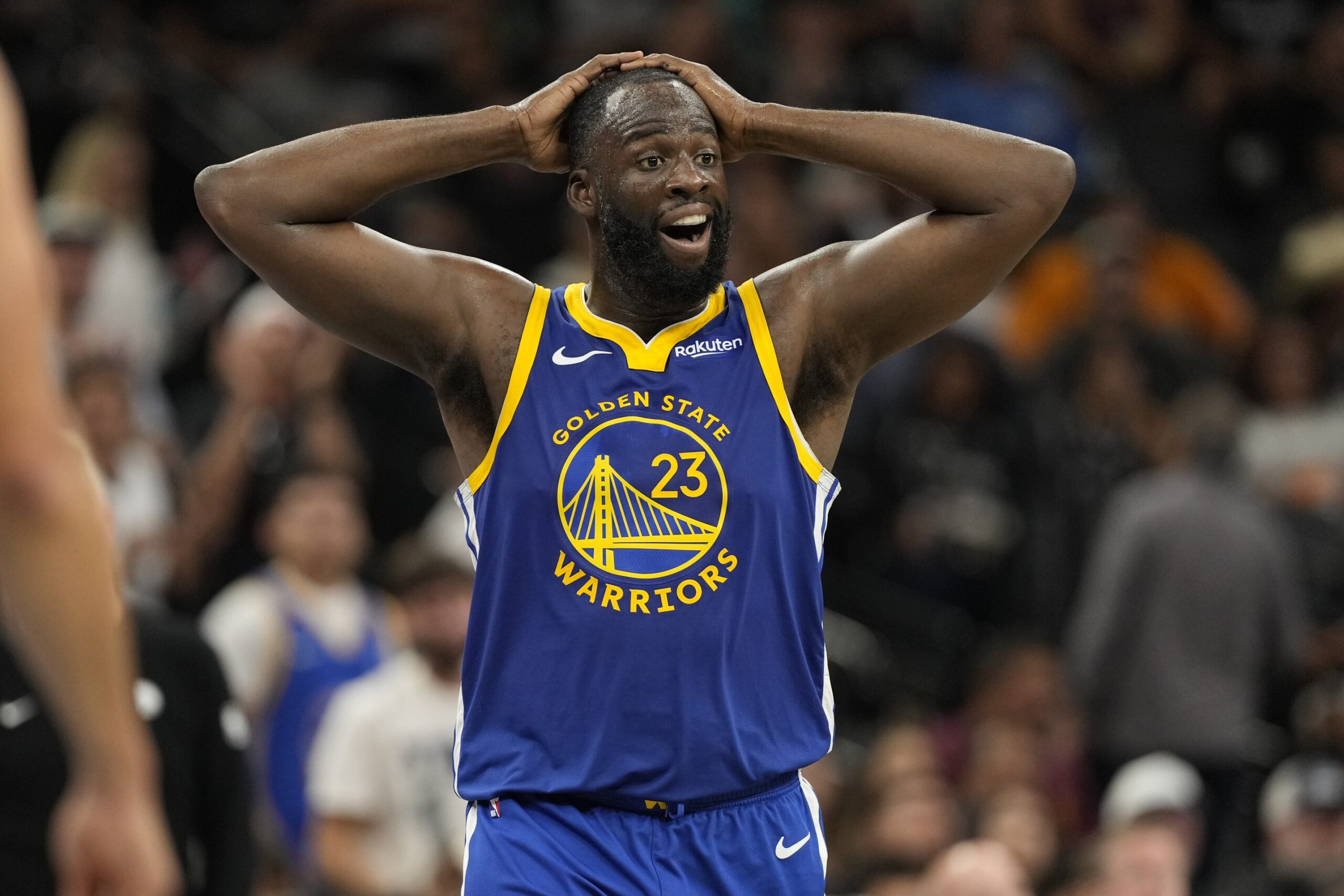 "I Do Think They're Capable" - Golden State Warriors Star Believes the Oklahoma City Thunder Can Break Their Historic 73-9 Record 2 NBA Fans, Draymond Green, Golden State Warriors