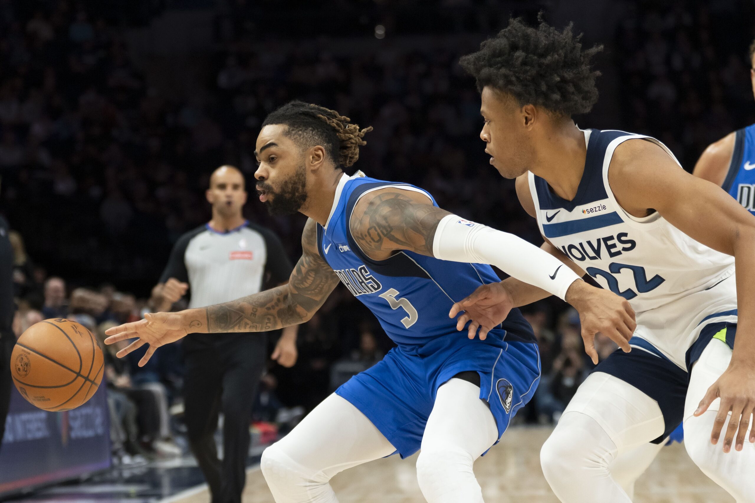 "Lakers Fans Tried To Warn Them": NBA Fans Scratch Heads As D'Angelo Russell Headlines Mavericks Trade Rumors 1 USATSI 27614641 168400517 lowres scaled