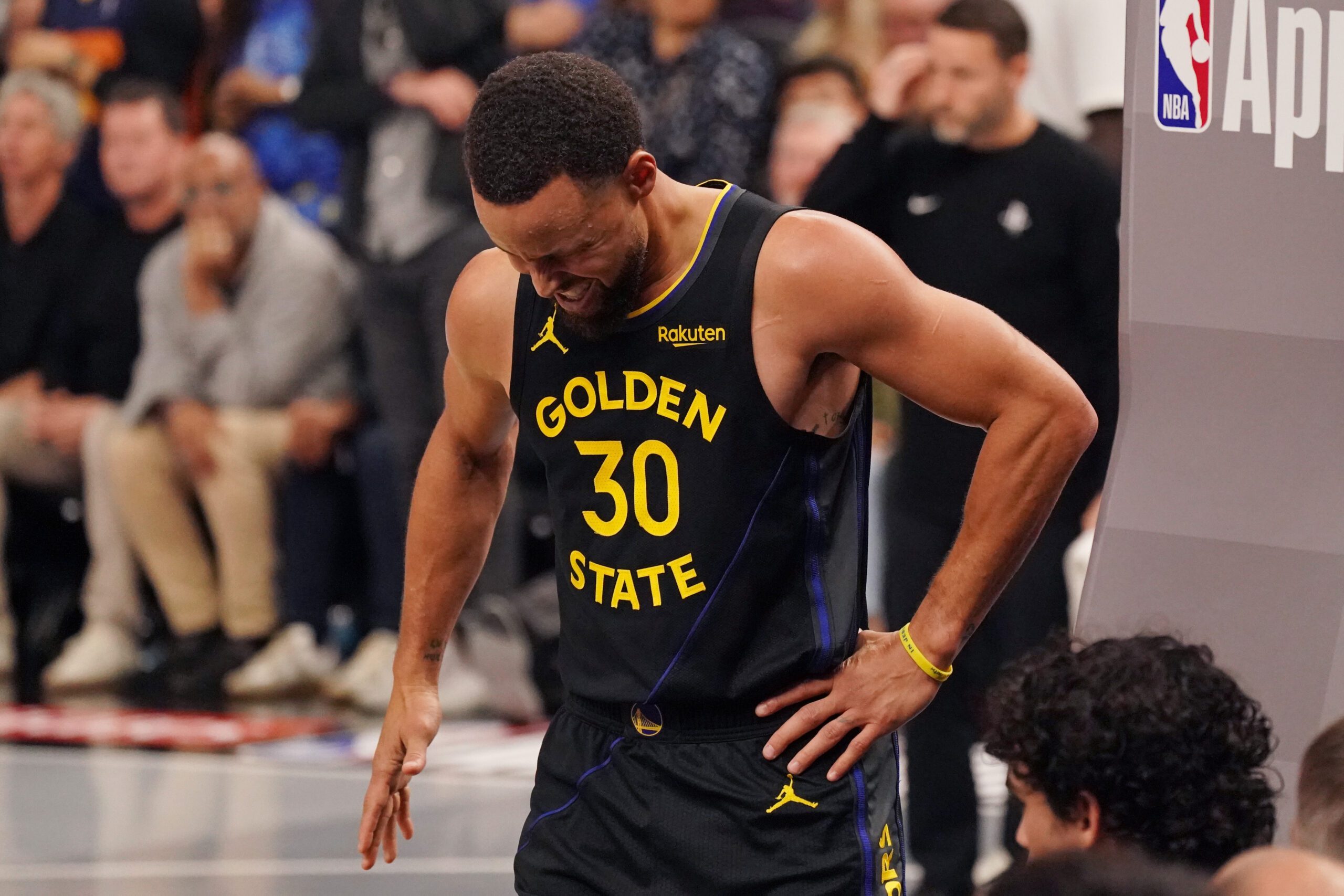 "Might Be A Sign It's Over": Steph Curry Injury Sparks Alarm From LeBron James’ Former 2016 Teammate For Warriors 1 Stephen Curry, Golden State Warriors
