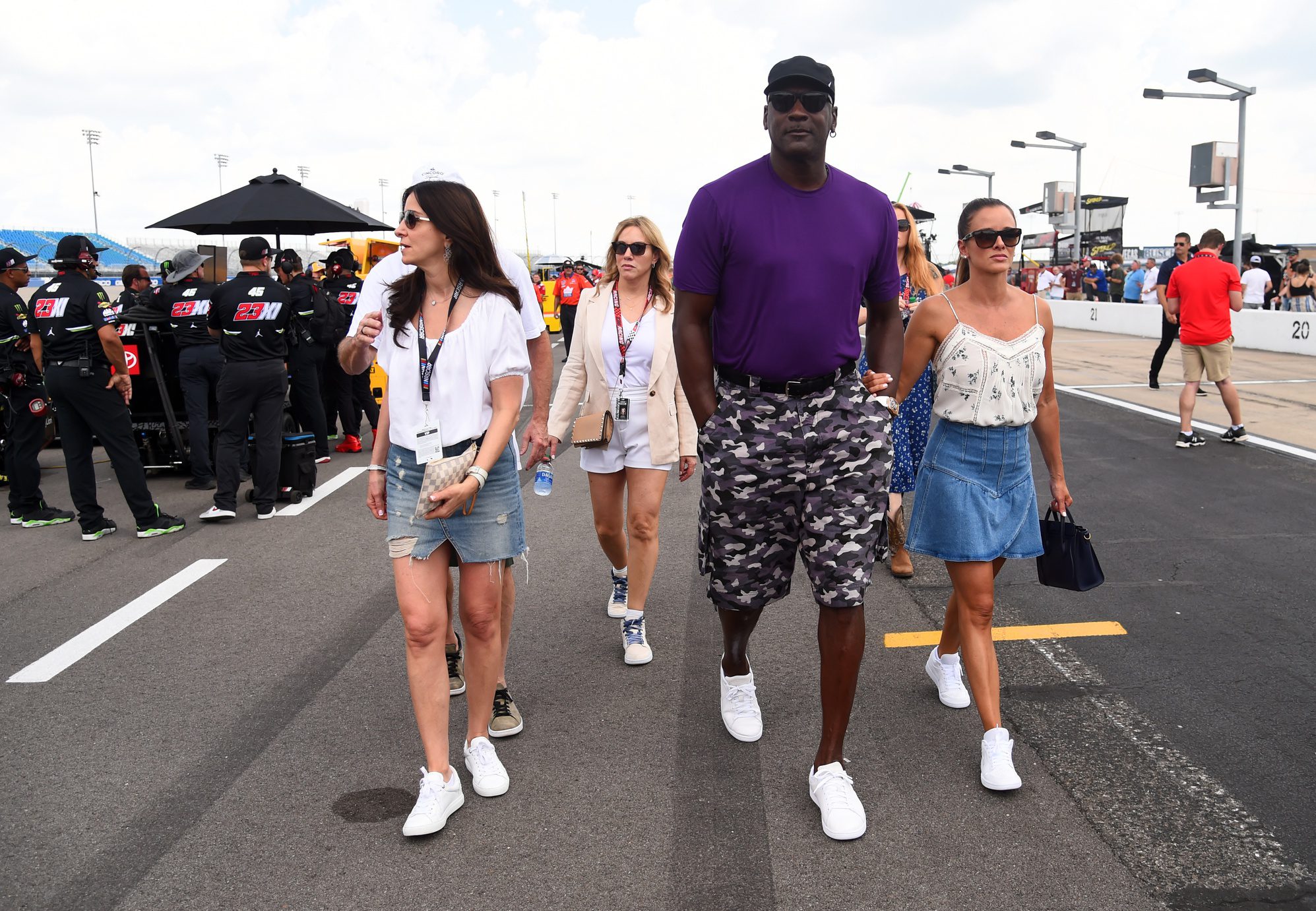 "That Is Billionaire Money Talking": NBA Fans Buzz As Michael Jordan Laughs Off Financial Advisor’s Concerns After NASCAR Driver Signing With Casino Gambling Joke 2 USATSI 18593485 168400517 lowres