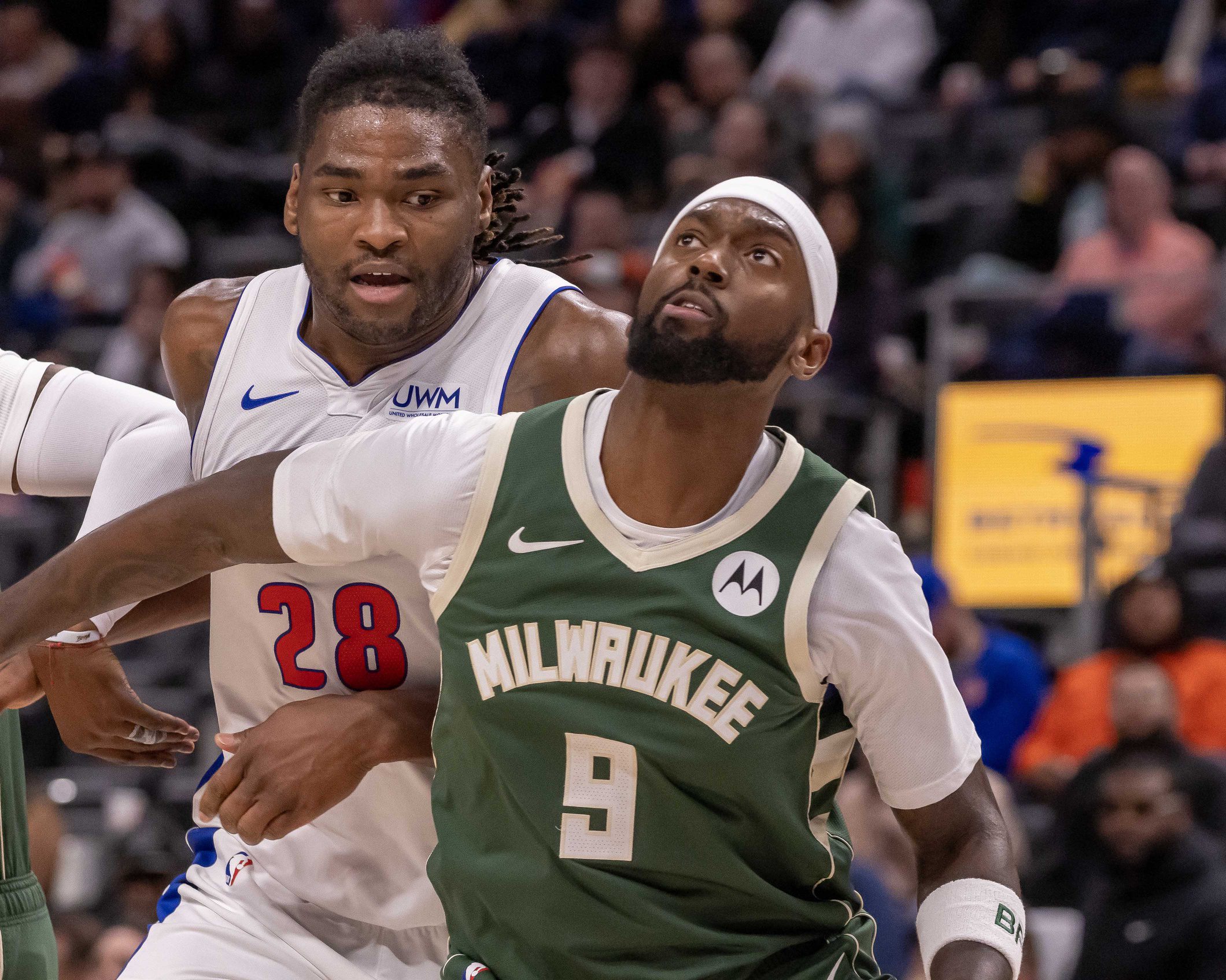 NBA Fans Go Nuts As Isaiah Stewart, Bobby Portis Gets In Heated Altercation During Pistons-Bucks Clash 2 NBA Fans