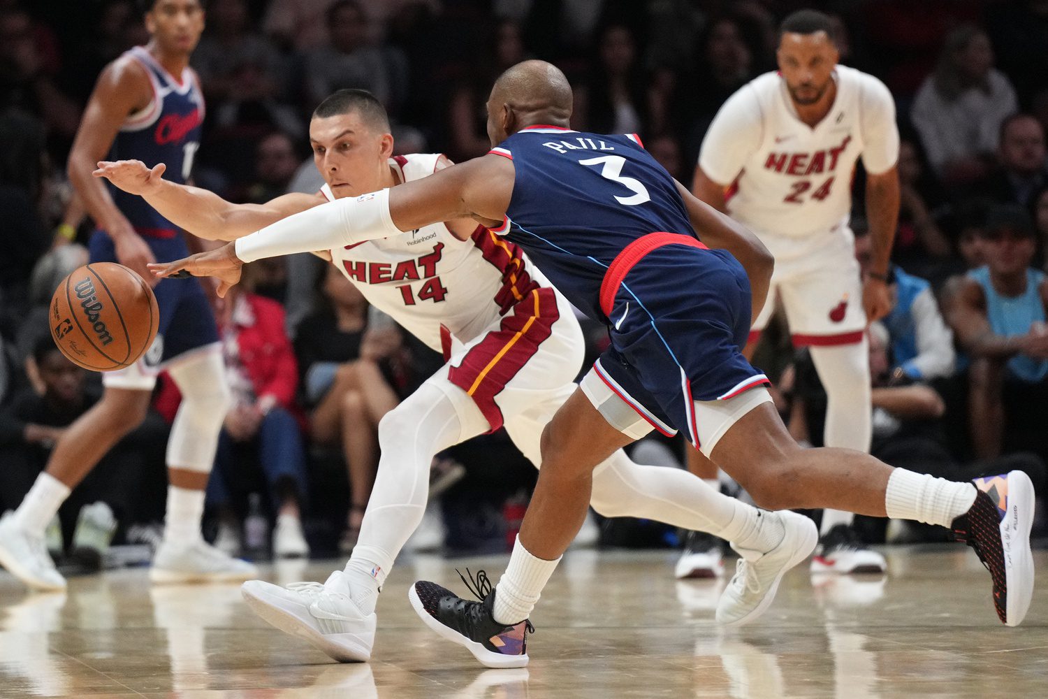 "This Is Worse Than John Cena Retirement Tour": NBA Fans Shocked As Chris Paul Gets Waived By Clippers 2 USATSI 27720170 168400517 lowres