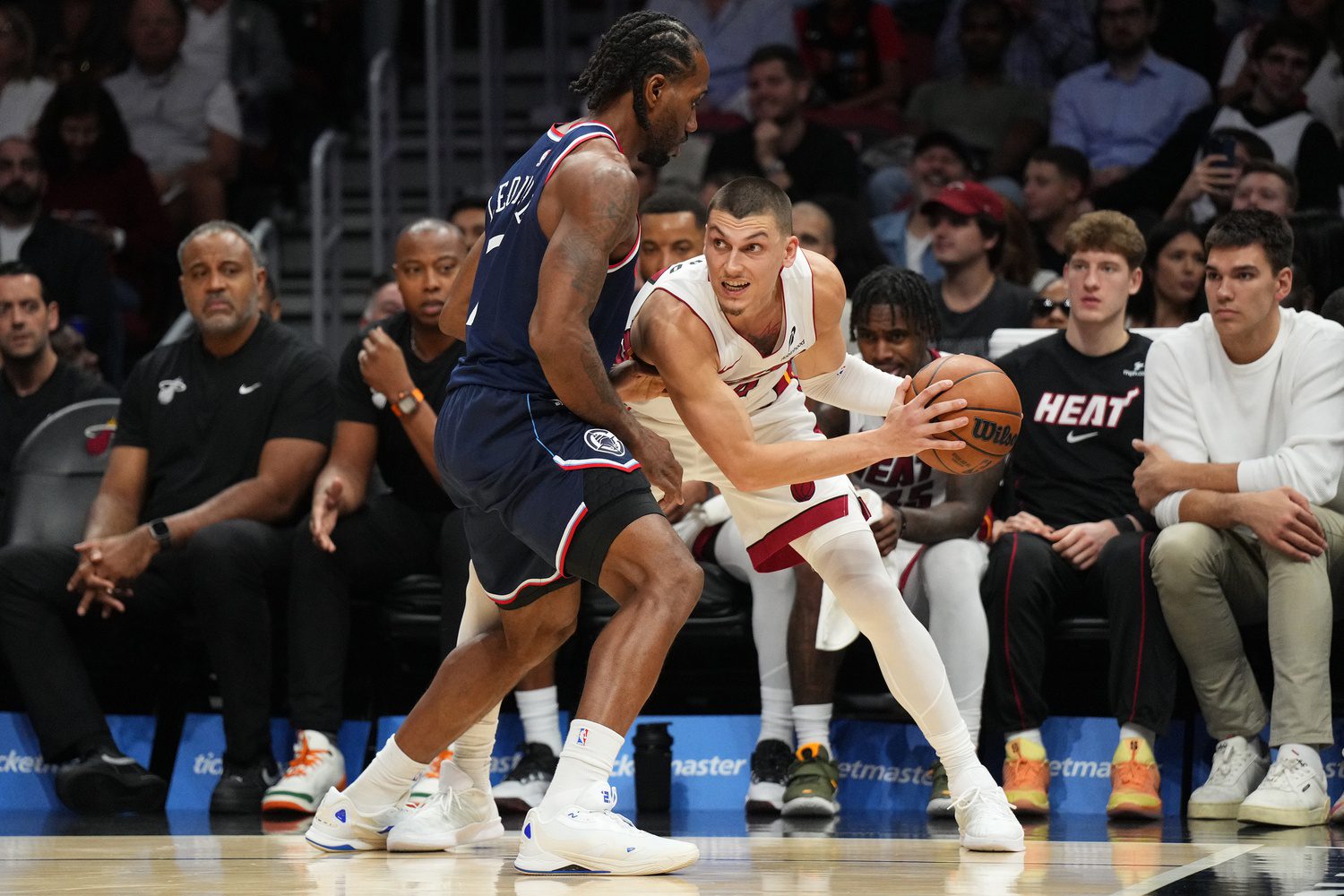 "This Is Worse Than John Cena Retirement Tour": NBA Fans Shocked As Chris Paul Gets Waived By Clippers 3 USATSI 27720363 168400517 lowres