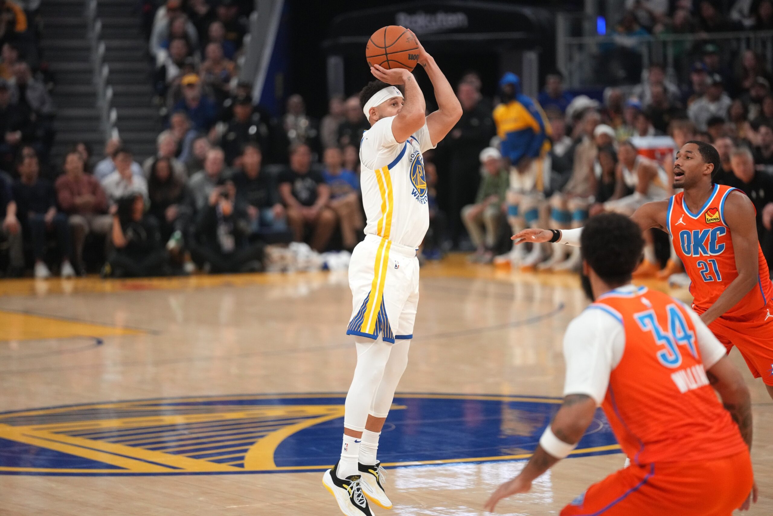 "Steve Kerr Will Pay For His Crimes": NBA Fans Puzzled As Red-Hot Seth Curry Benched By Steve Kerr After 14 Points In 14 Mins During Warriors Debut 1 USATSI 27728045 168400517 lowres scaled