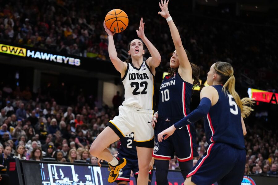 “Having 22 On The Court When The Men Play Is So Lame”: WNBA Fans Split As College Team Turns Caitlin Clark’s Number Into A Shooting Challenge WNBA Fans