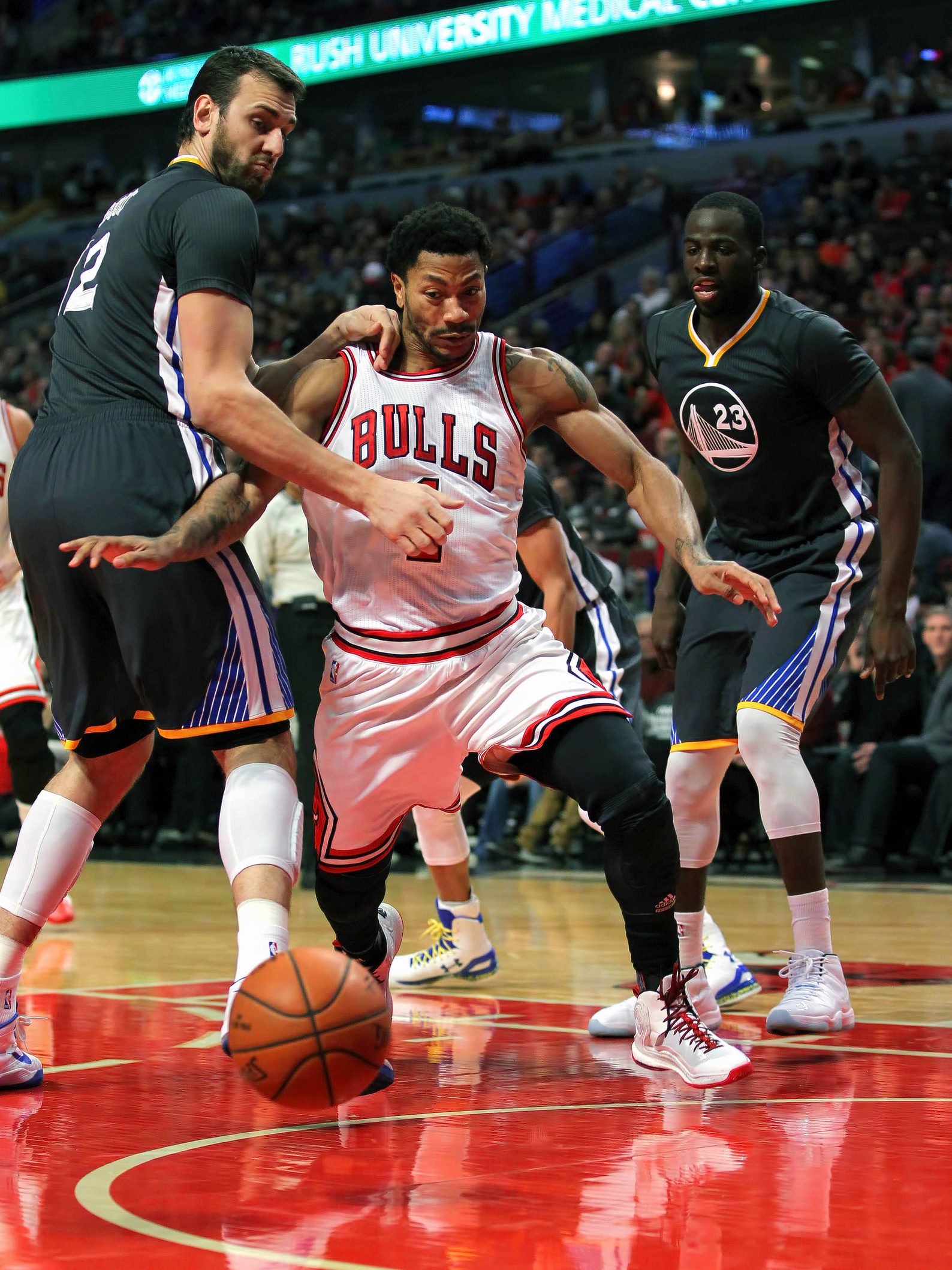 "He Says Something Stupid Every Day": NBA Fans Shake Heads As Draymond Green Makes Bold Claim That Derrick Rose Is Bigger Than Michael Jordan In Chicago 1 NBA Fans