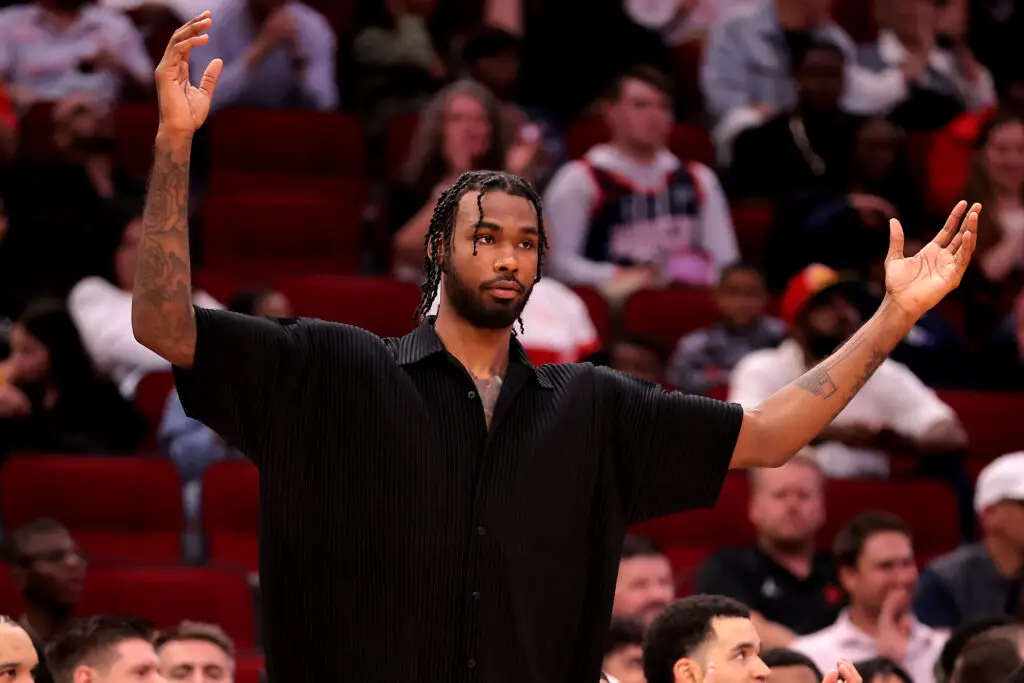 Jalen Green With Dunk of the Year? Rockets' Tari Eason Has Hilarious Animated Reaction Over Teammate's Slam On Cade Cunningham - 'That's A Coffin' 1 Tari Eason, Houston Rockets