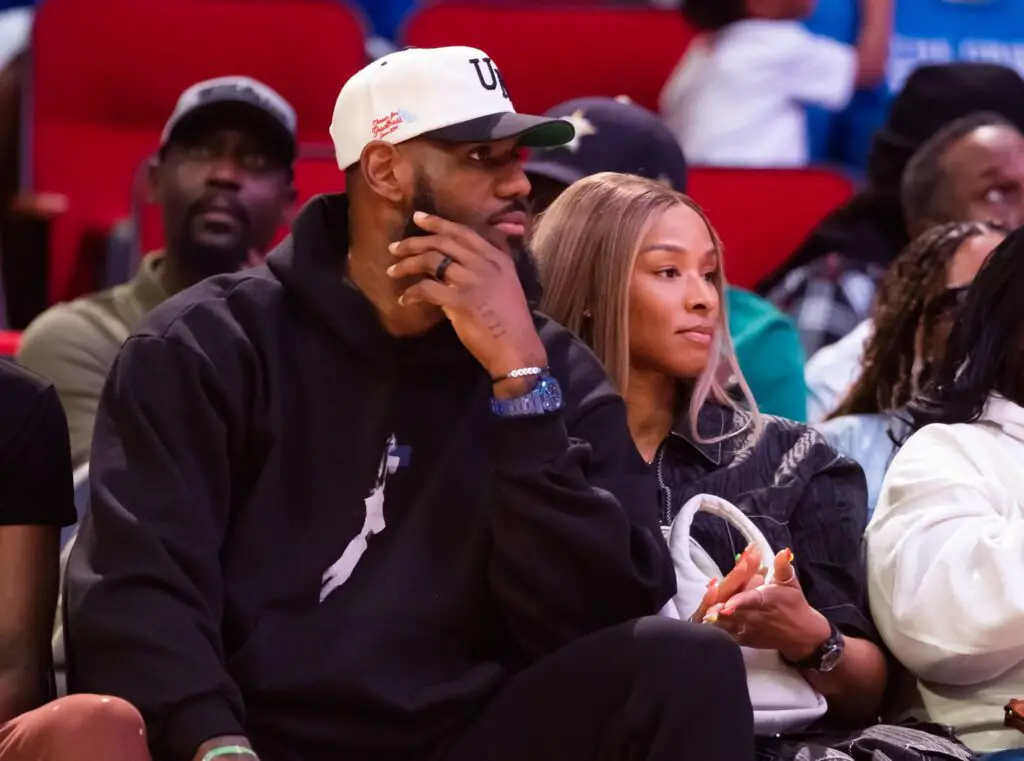 “He Talking About Ayesha Curry”: NBA Fans Feast On LeBron James’ Saying The B-Word In An Interview LeBron James and wife