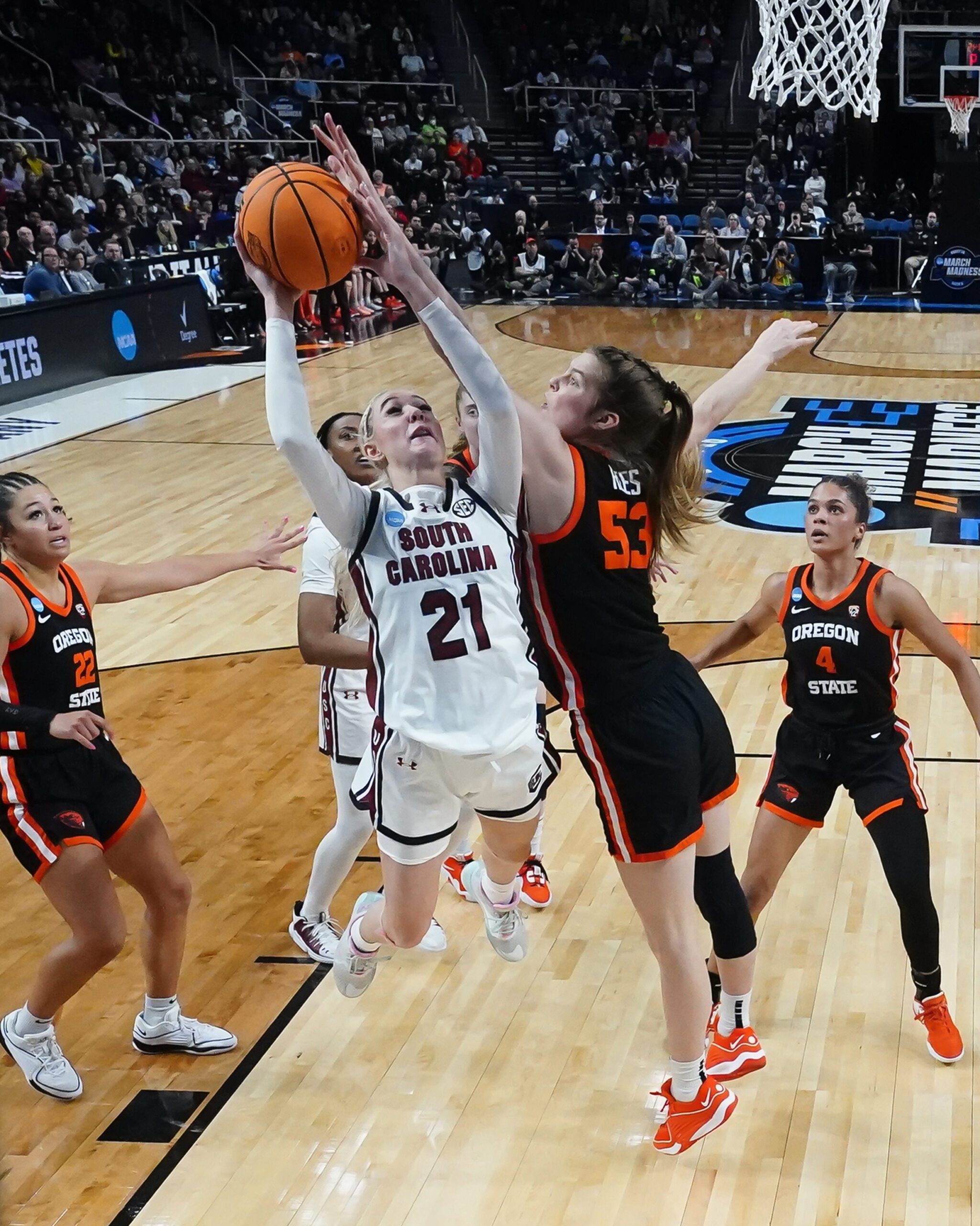 Oregon State Beavers, Kelsey Rees