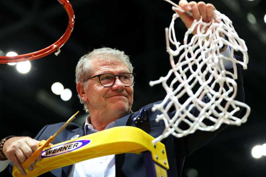 Geno Auriemma, UConn