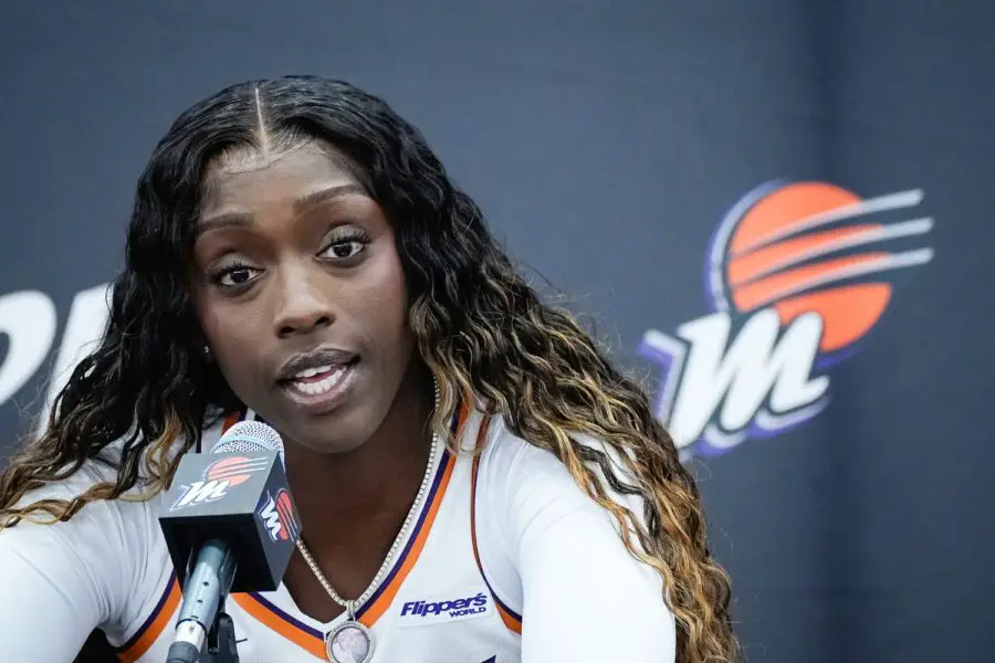 “It’s Ok, Holly Rowe Earns More Annually”: WNBA Fans Shoots At Kahleah Copper’s ‘Rude’ Interview With Veteran Sports Reporter Kahleah Copper, WNBA Fans