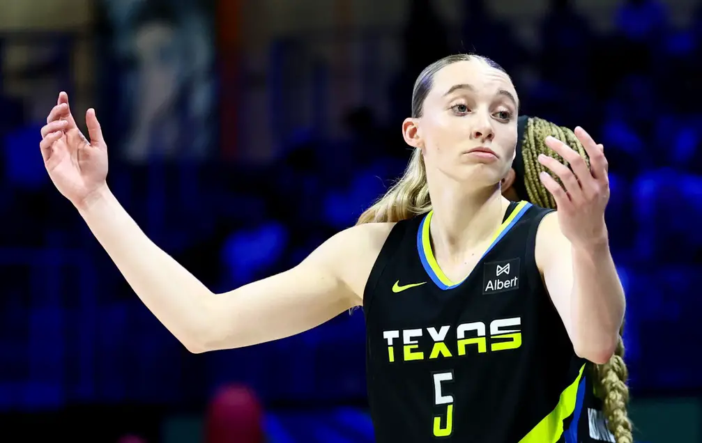 "Better Than Dak": WNBA Fans Praise Paige Bueckers Throwing A Football During A Cowboys' Game 1 USATSI 26920695 168400517 lowres